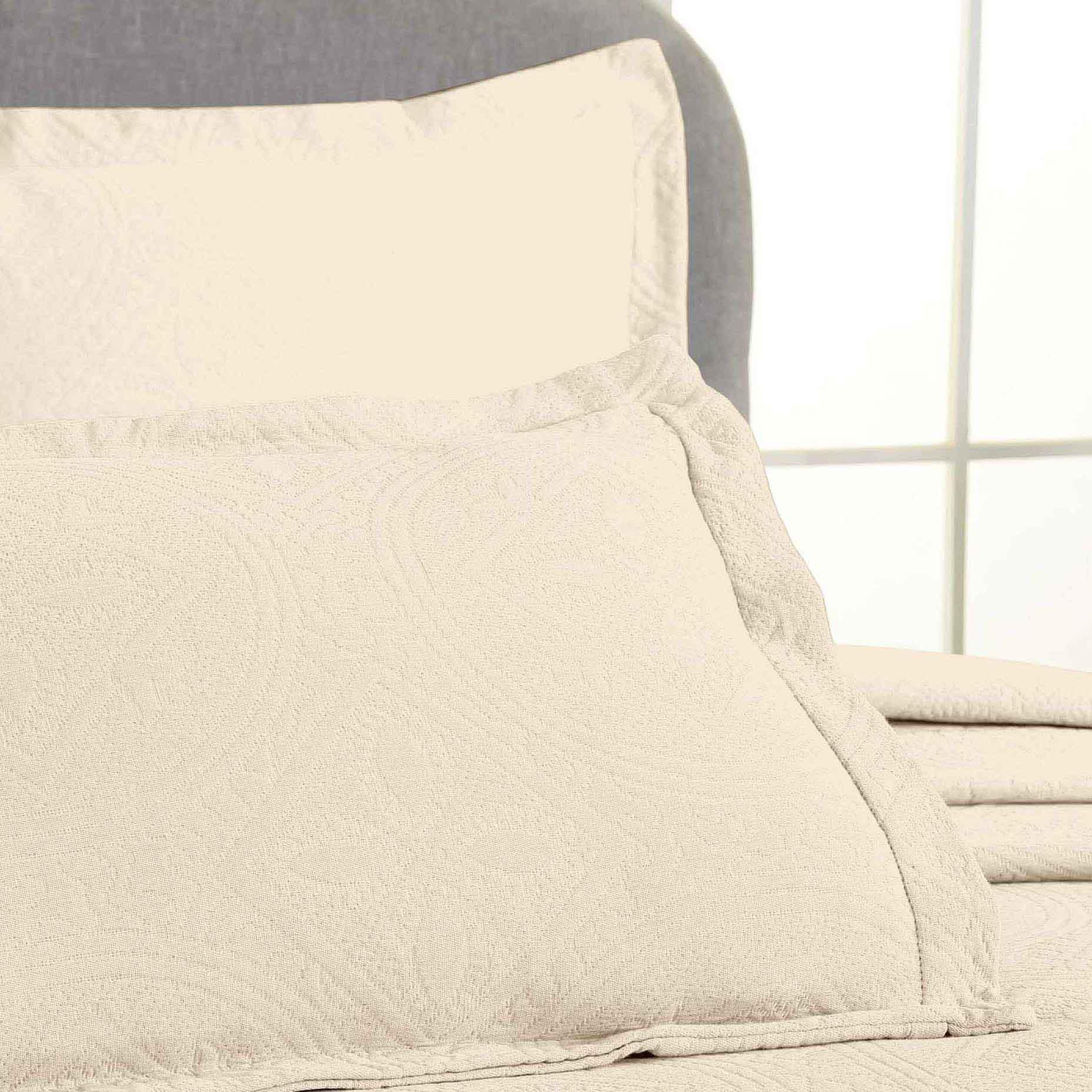 Celtic Circle Cotton Jacquard Matelasse Bedspread Set - Bedspread by Superior Brand
