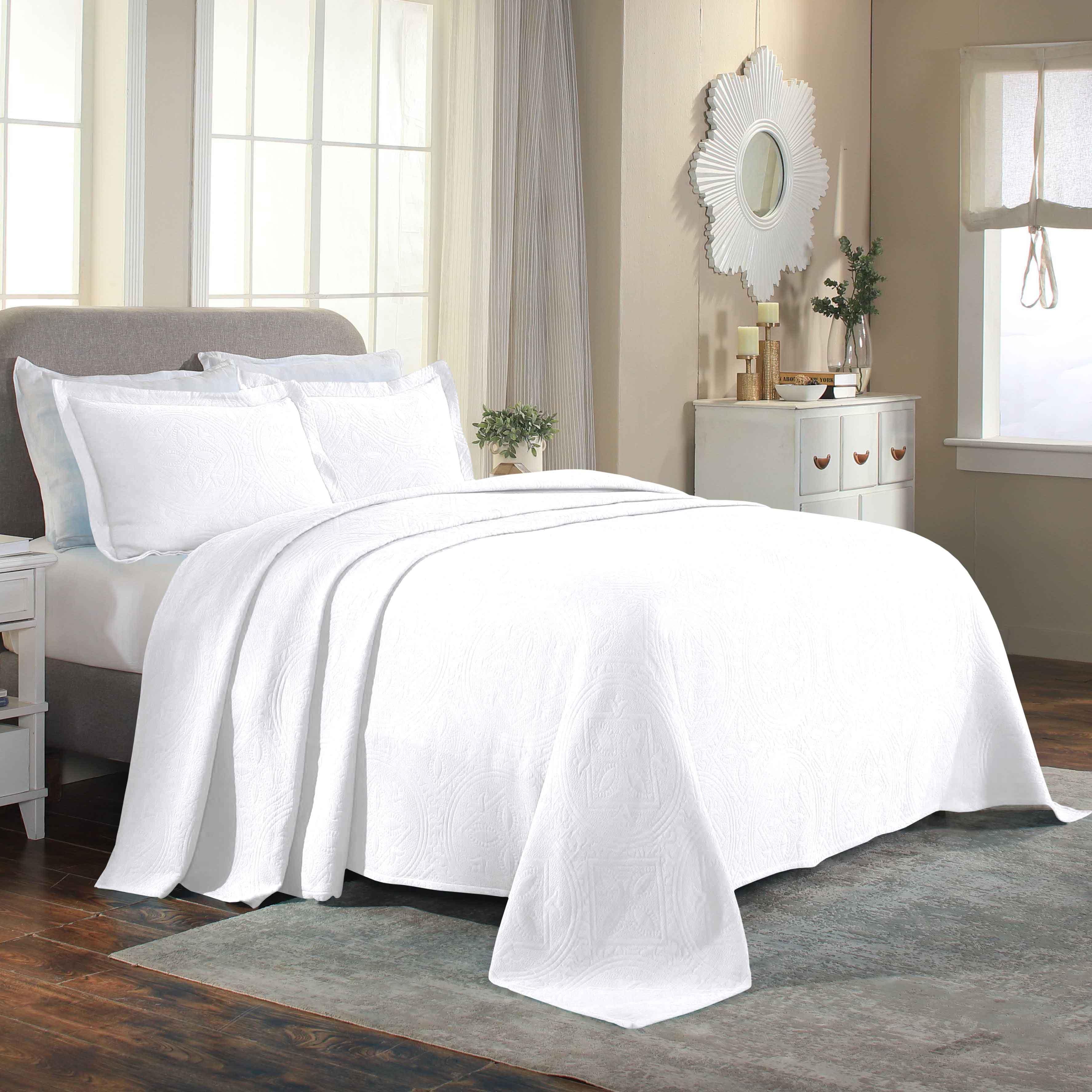 Celtic Circle Cotton Jacquard Matelasse Bedspread Set - Bedspread by Superior Brand