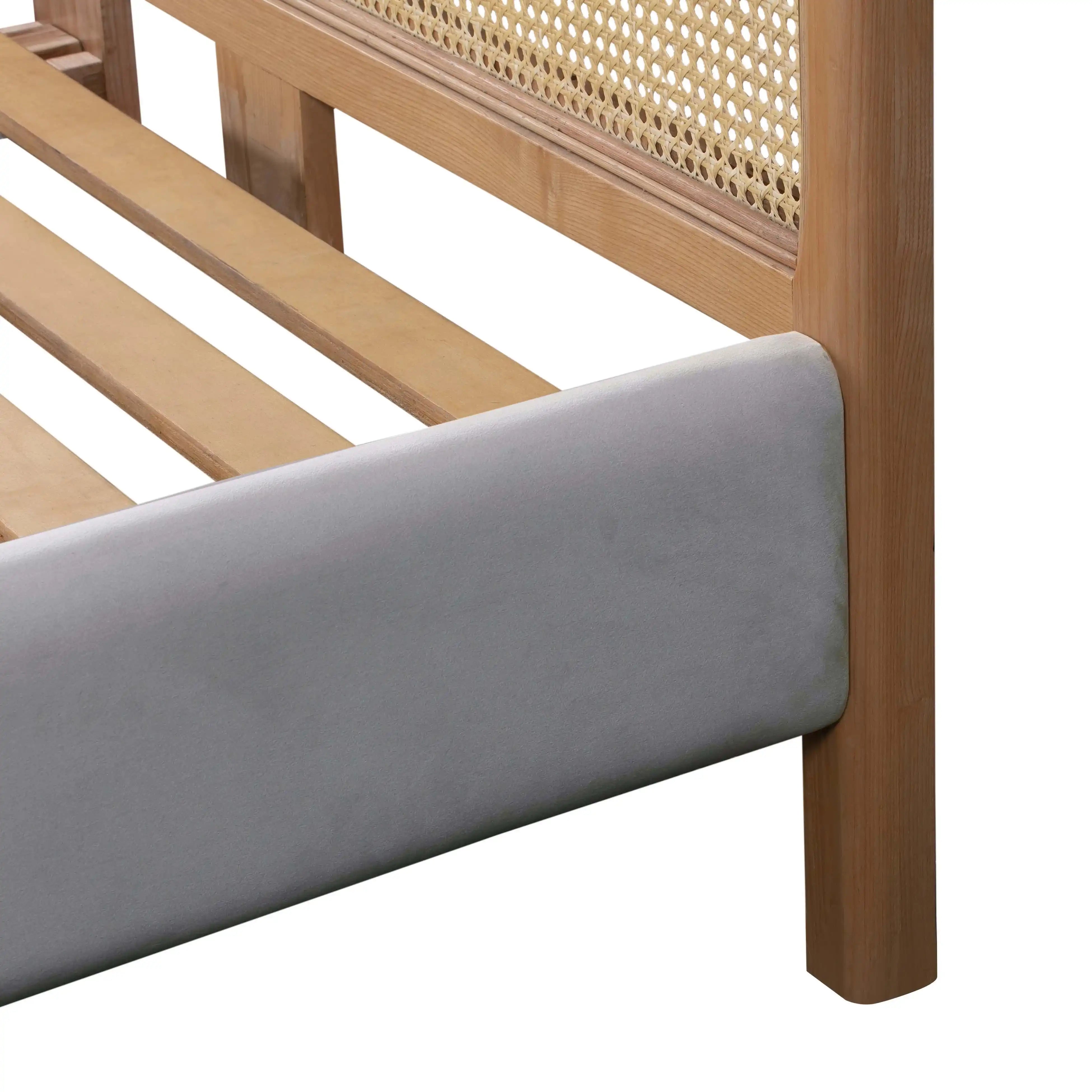 Kavali - Bed