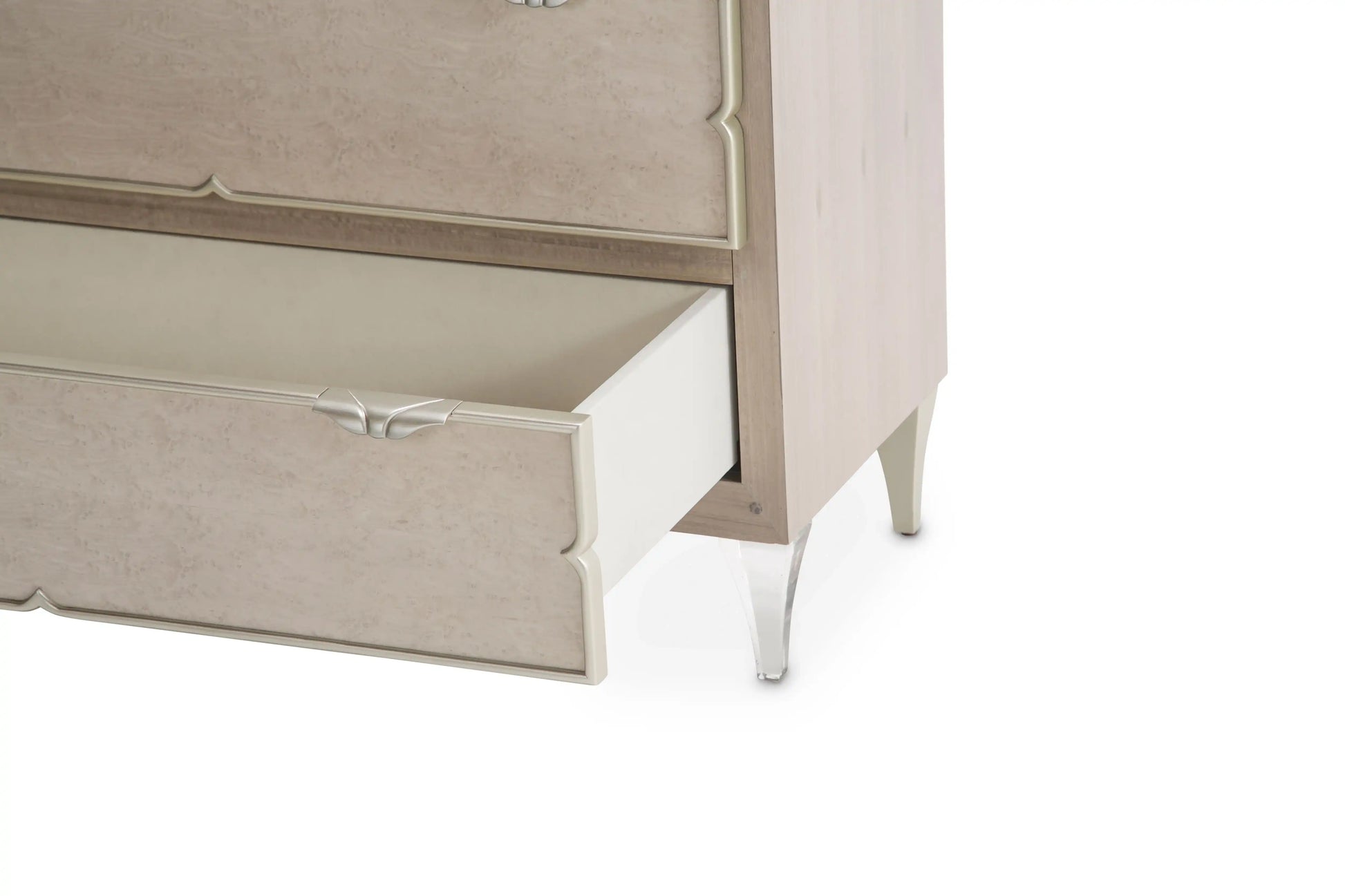 Camden Court - 6-Drawer Chest - Pearl - Best Buy Furniture