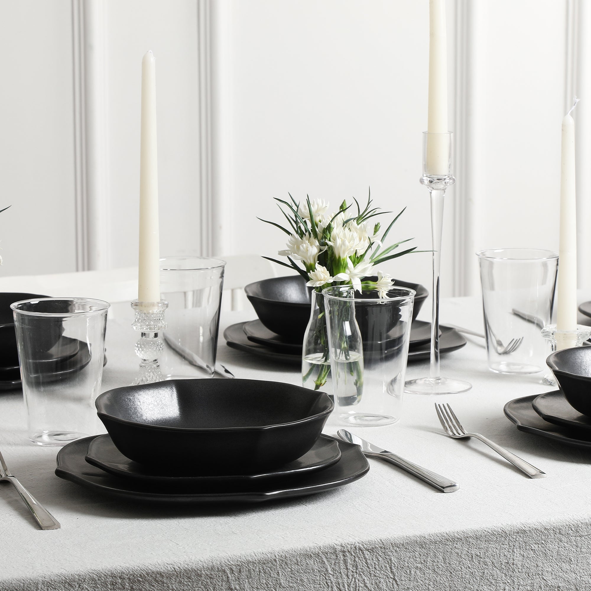 Baskerville Stoneware, Borosilicate Glass Dinnerware Set - Black