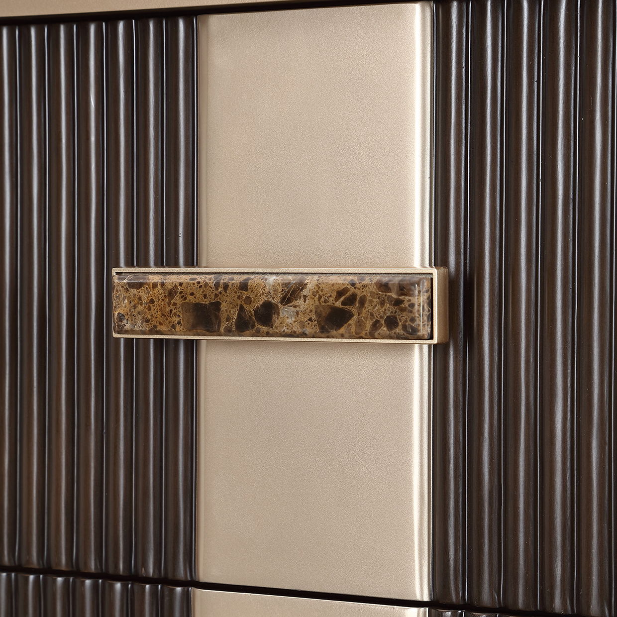 West Kensington - Dresser