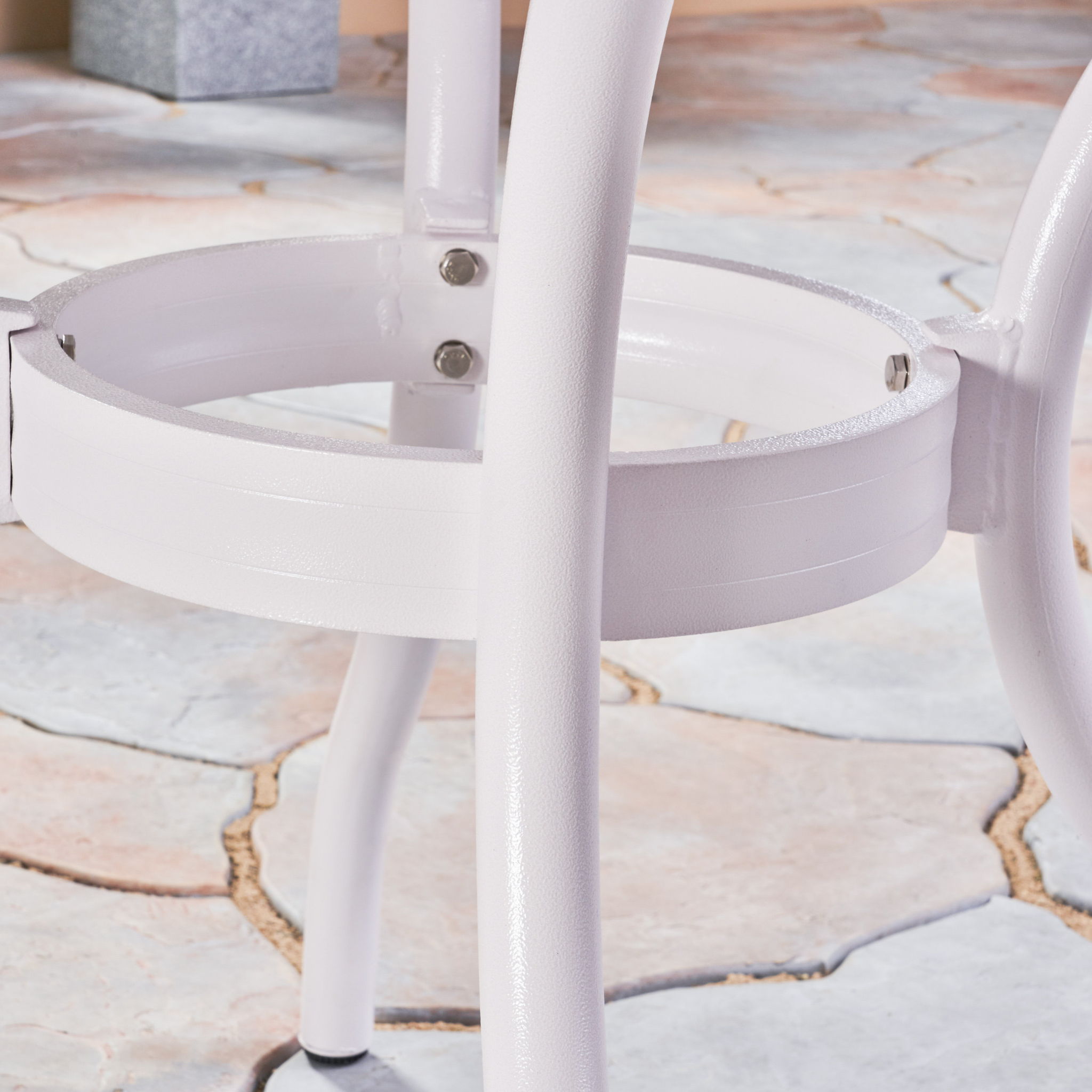 Tranquilius - Outdoor Round Dining Table With Lattice Tabletop, Umbrella Hole And Curved Legs - Best Buy Furniture