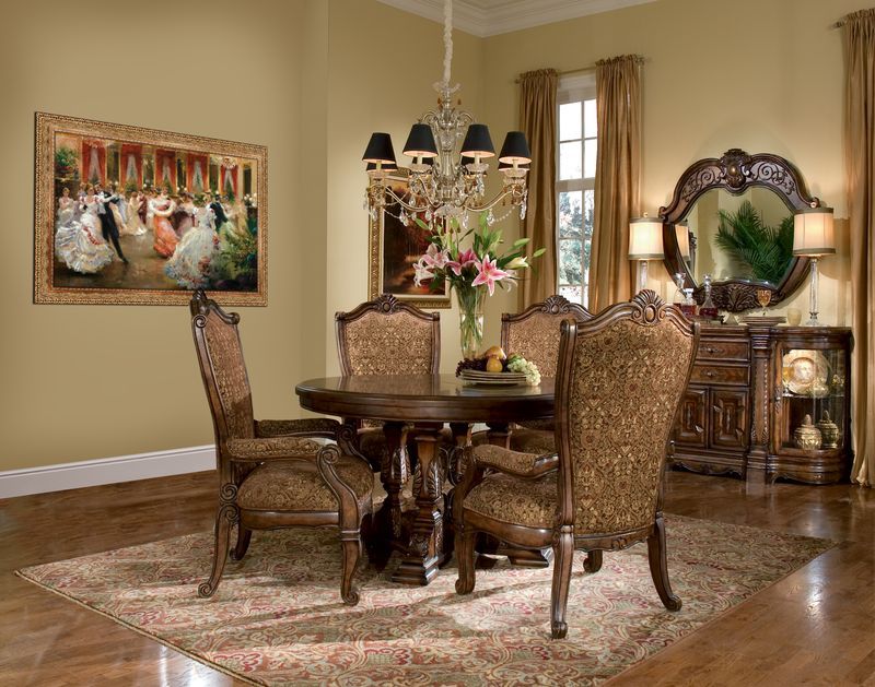 Windsor Court - Round Dining Table - Vintage Fruitwood