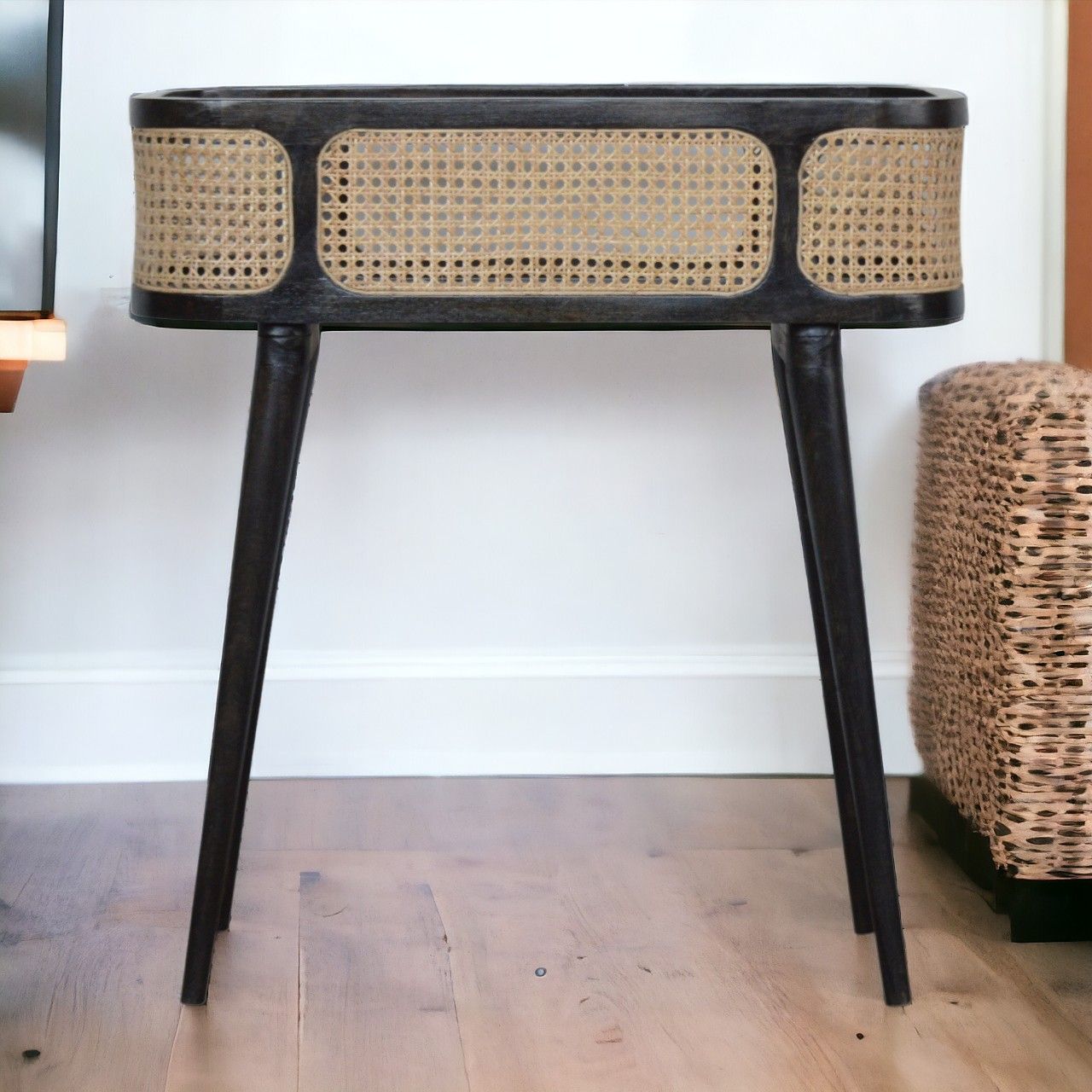 Larissa - Tray Table - Beige / Black