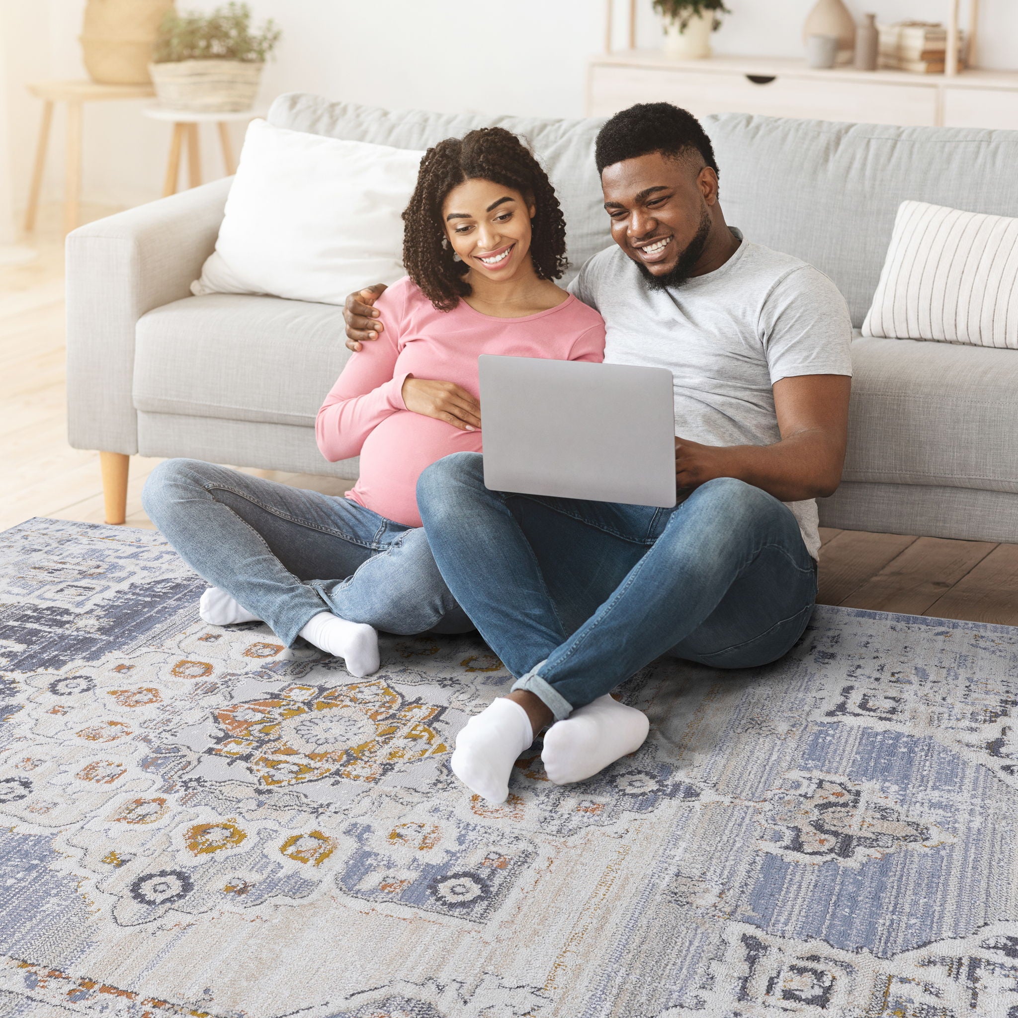 Payas - 6' X 9' Medallion Area Rug - Cream / Gold