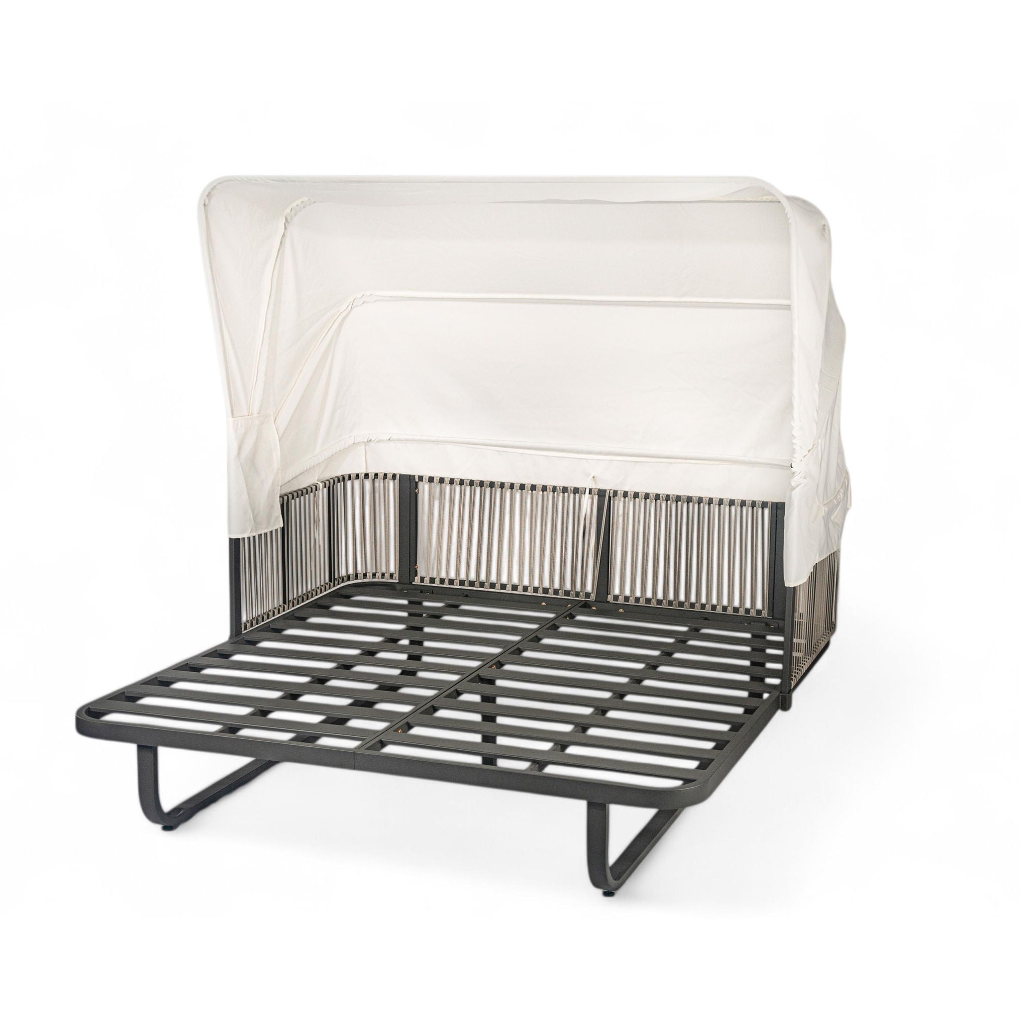 Outdoor Patio Rattan Daybed With Detachable Pillows
