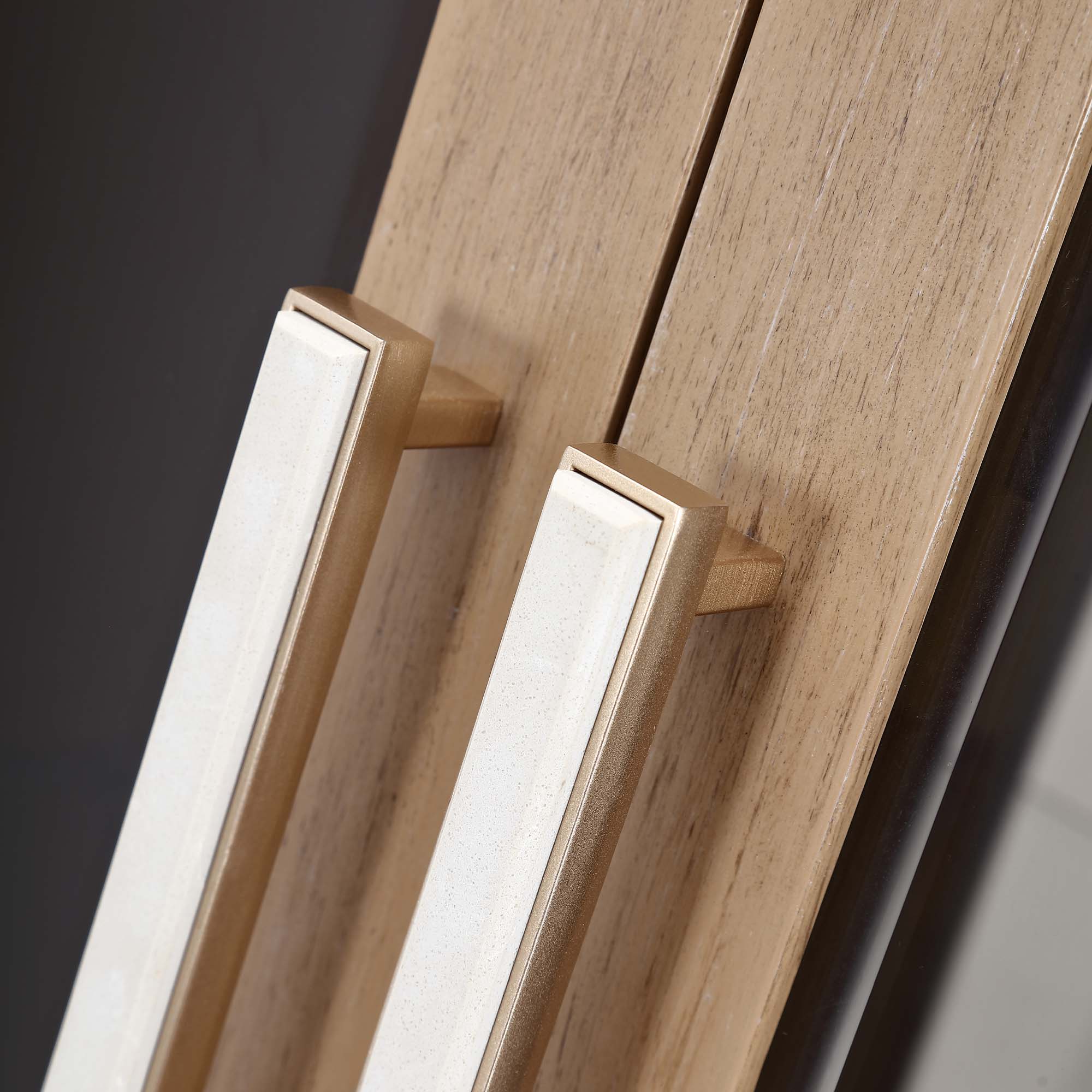 West Kensington - Display Cabinet