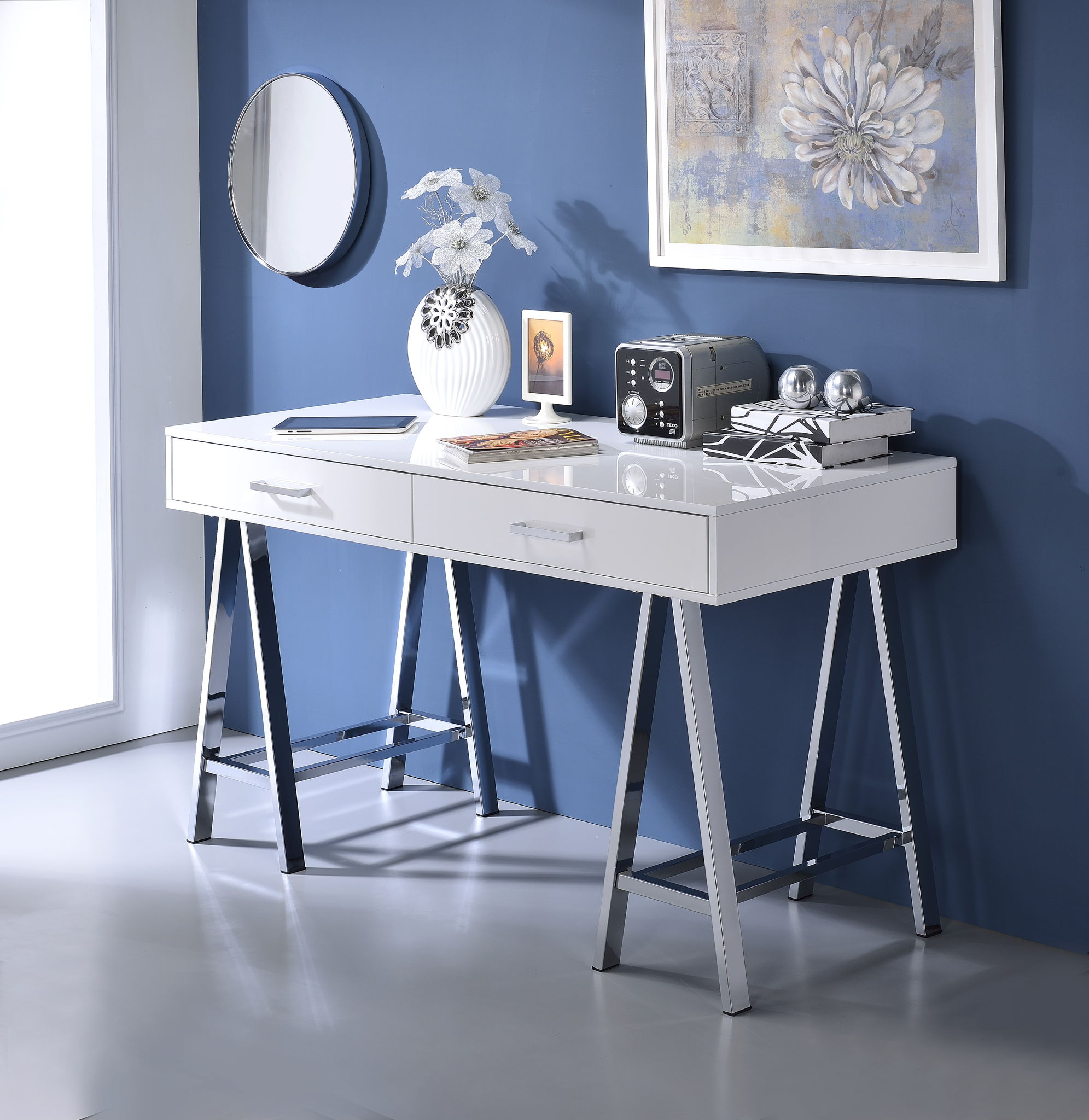 Coleen - High Gloss Writing Desk With USB