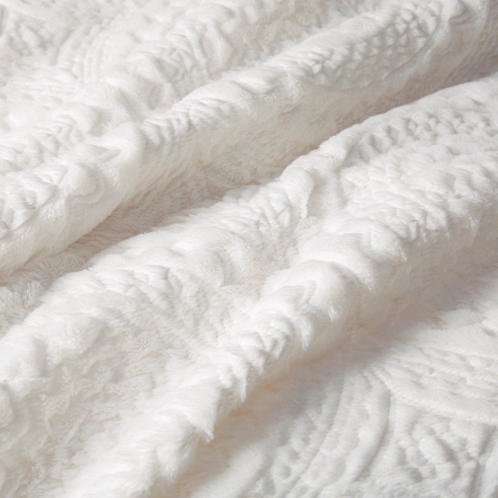 Embroidered medallion faux fur ultra plush comforter mini set - Tuesday Morning - Quilts & Comforters