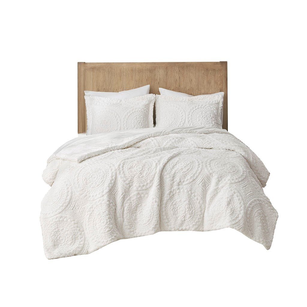 Embroidered medallion faux fur ultra plush comforter mini set - Tuesday Morning - Quilts & Comforters