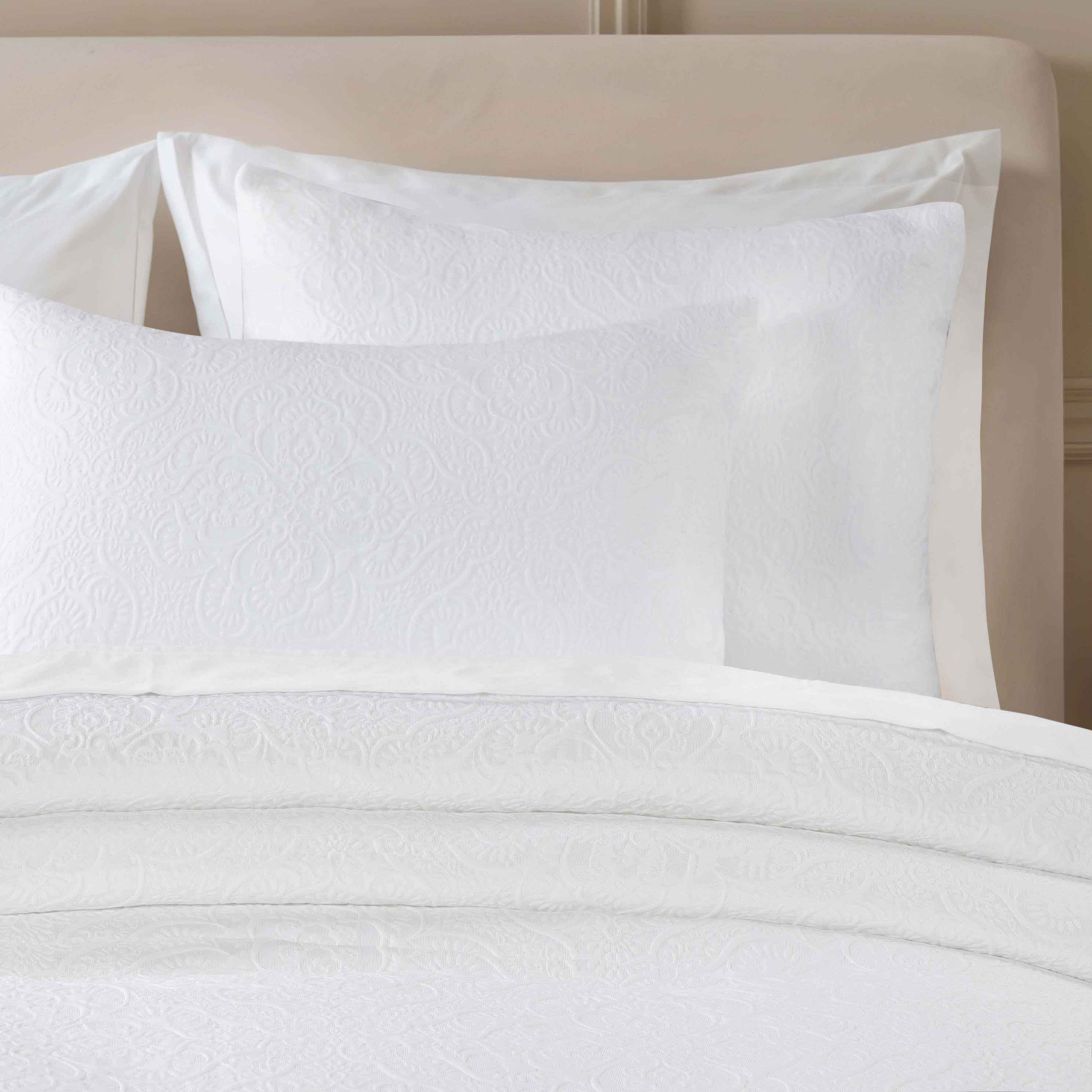 Enzy Medium Weight Floral Matelasse 3 Piece Bedspread Pillow Sham Set - Bedspread by Superior Brand