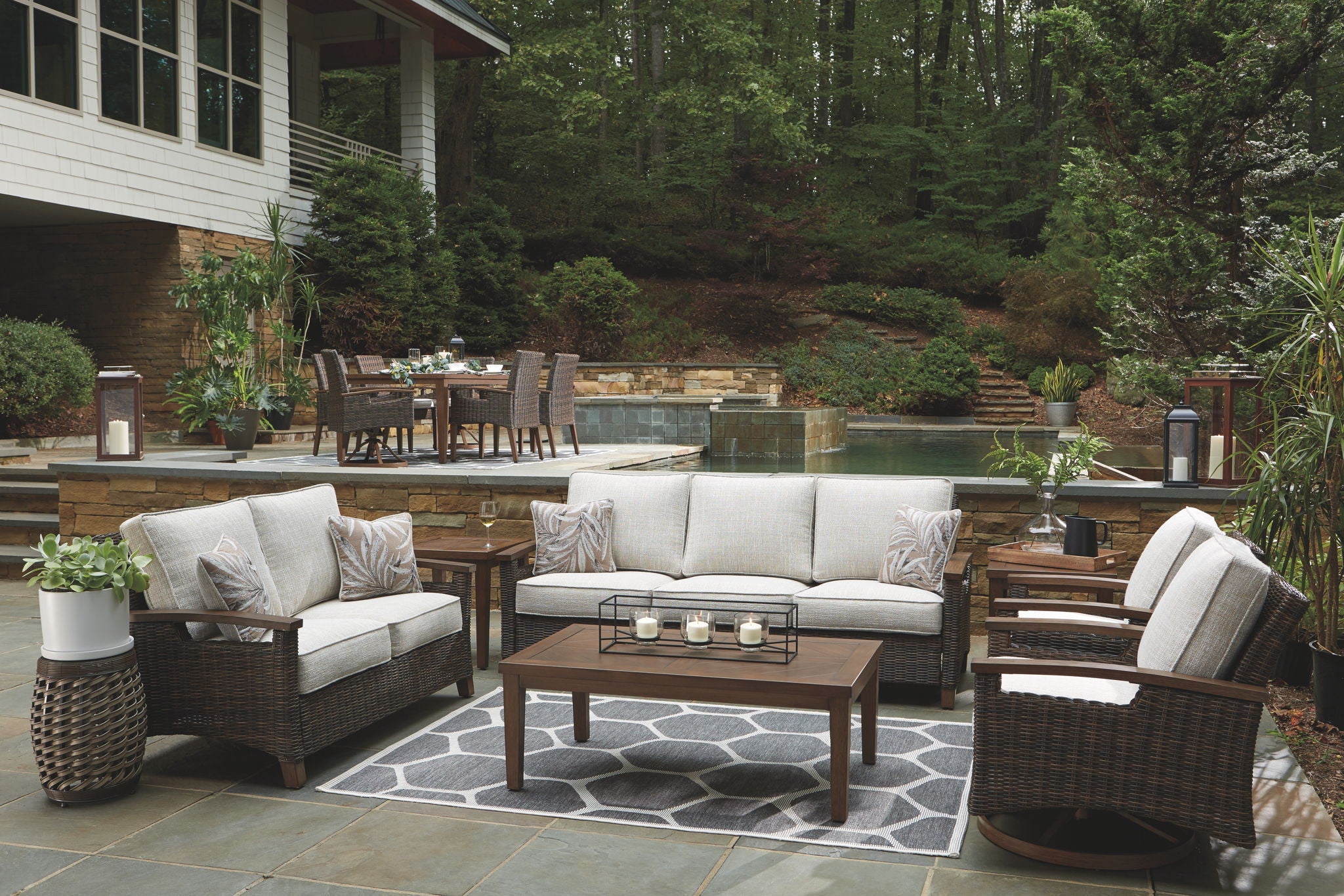Paradise Trail - Medium Brown - Sofa with Cushion