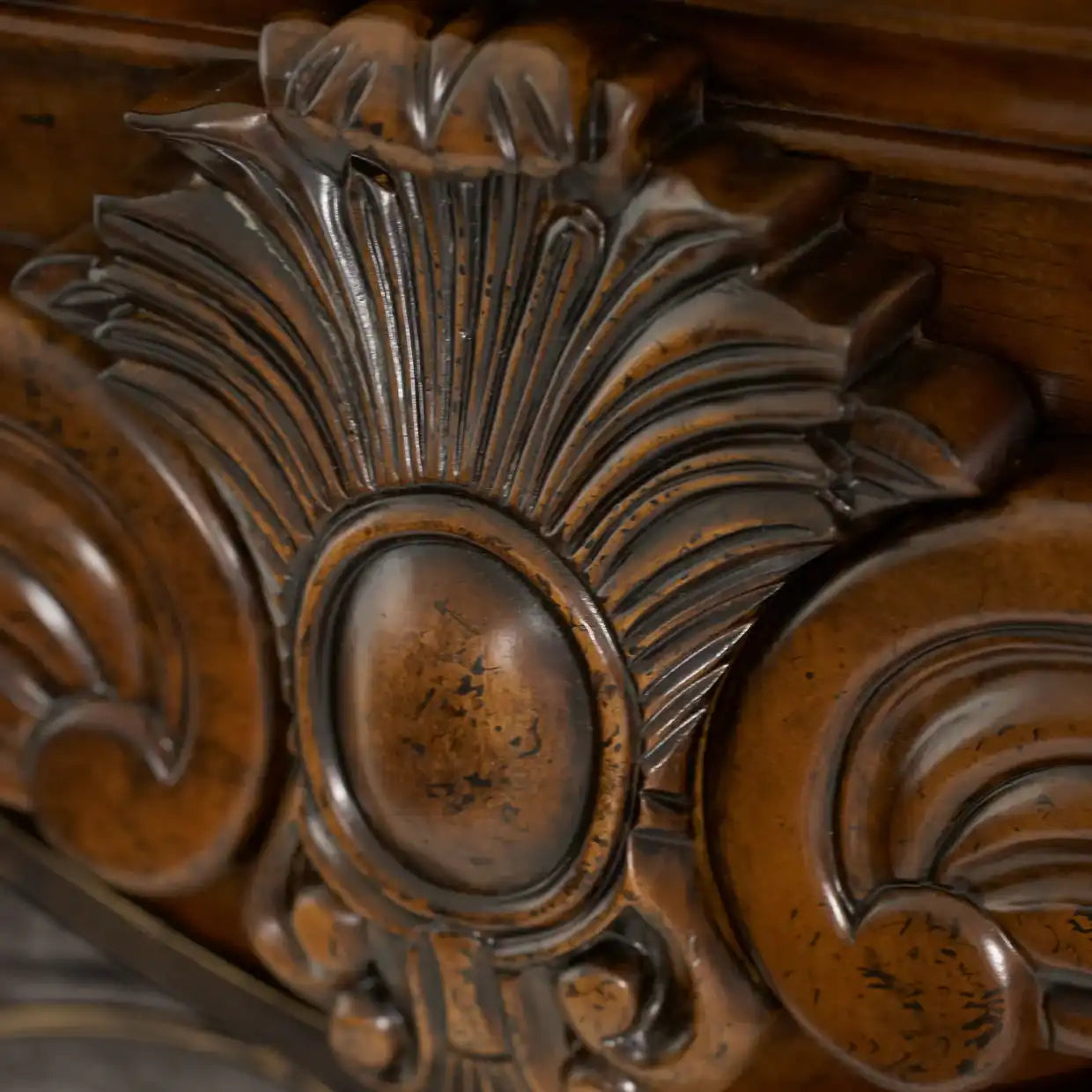 Windsor Court - Fireplace With Electric Insert - Vintage Fruit