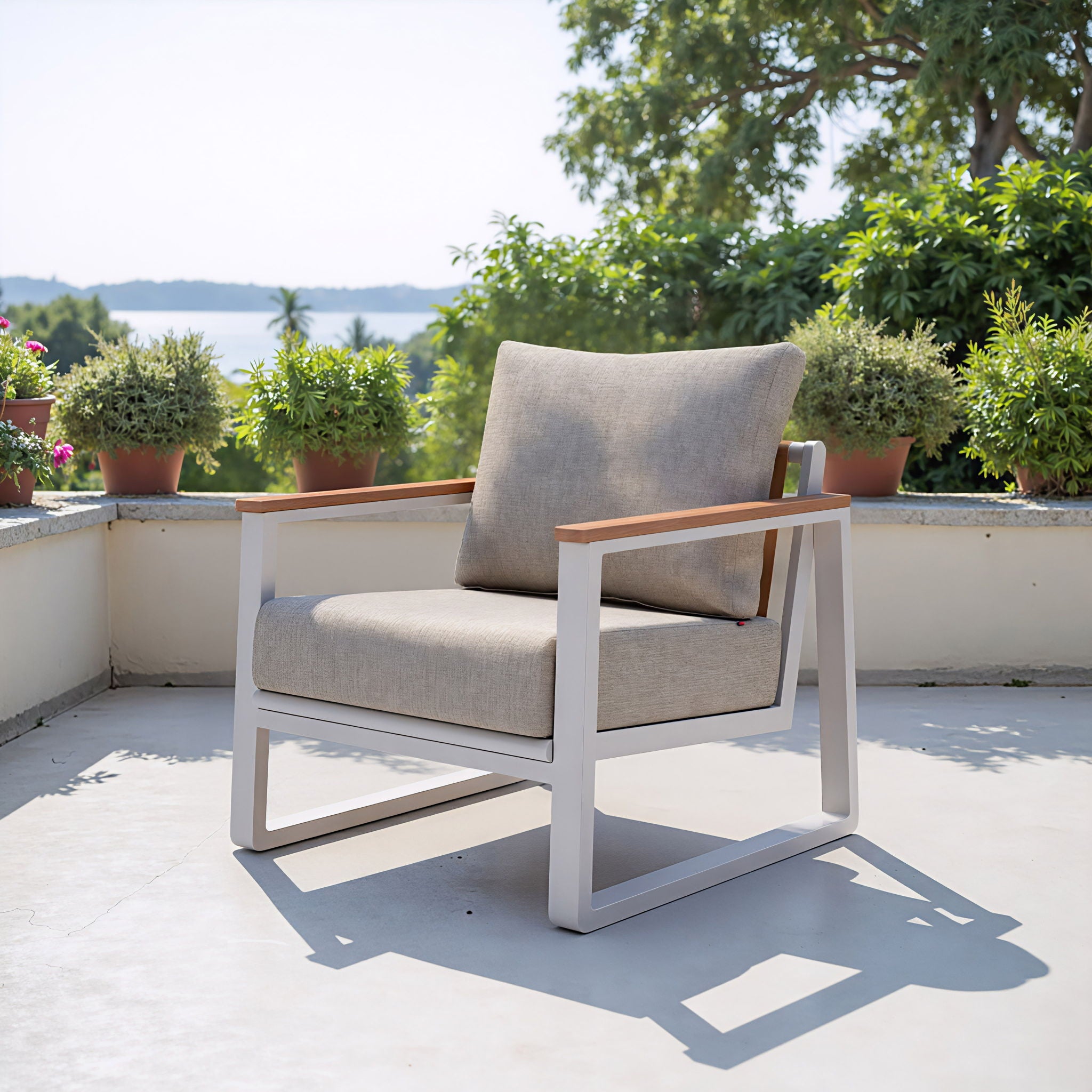 Welt - Outdoor Armchair - Taupe & White