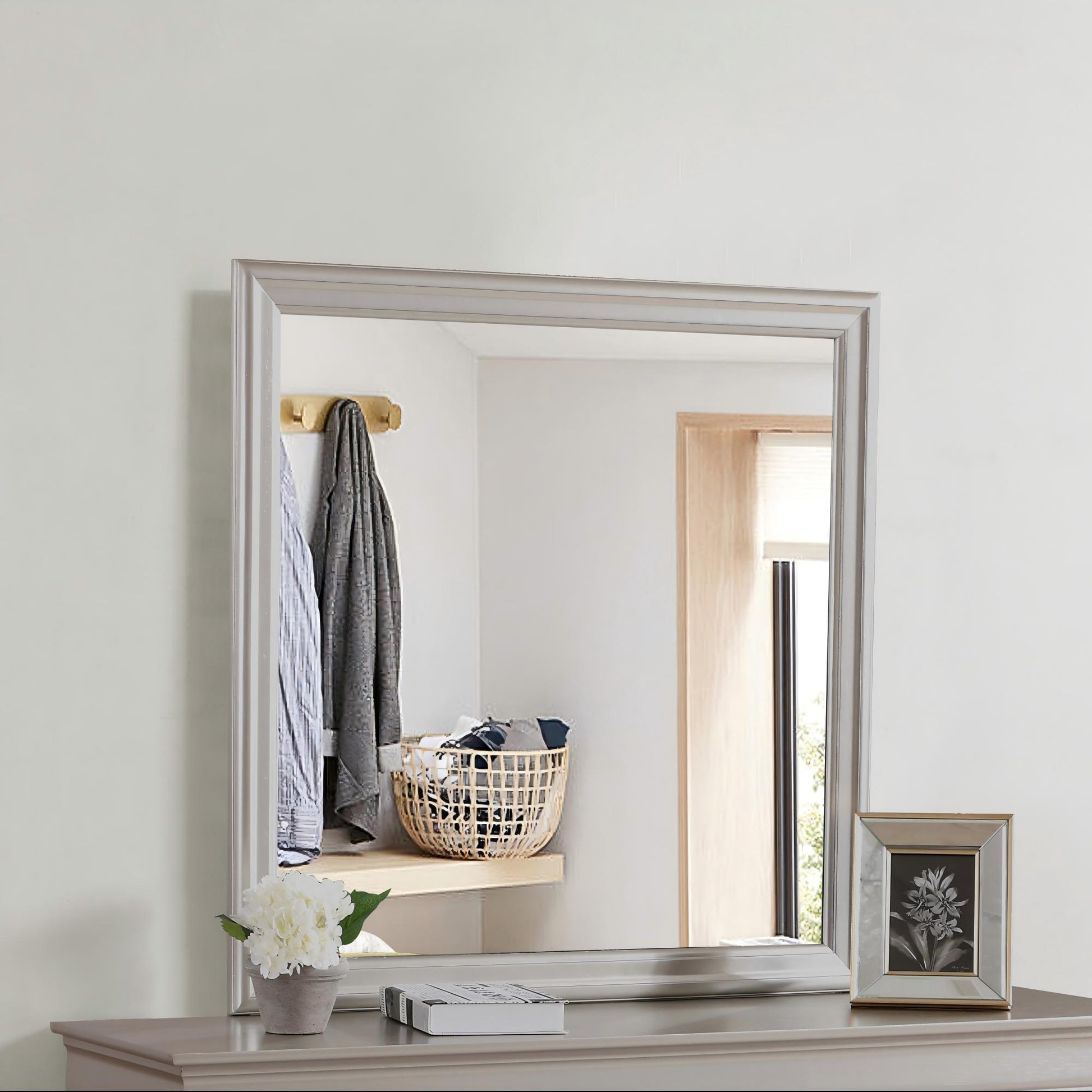 Traditional Wall Mirror For Any Space - Best Buy Furniture