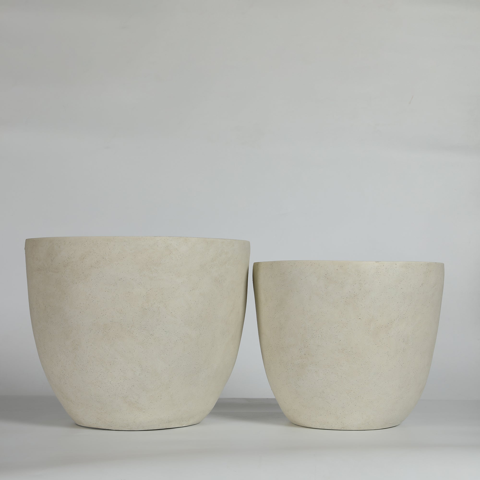 Round Concrete Planter Set of 2, Large Outdoor Indoor Handmade Rustic Decorative Planter Pots with Drainage Holes