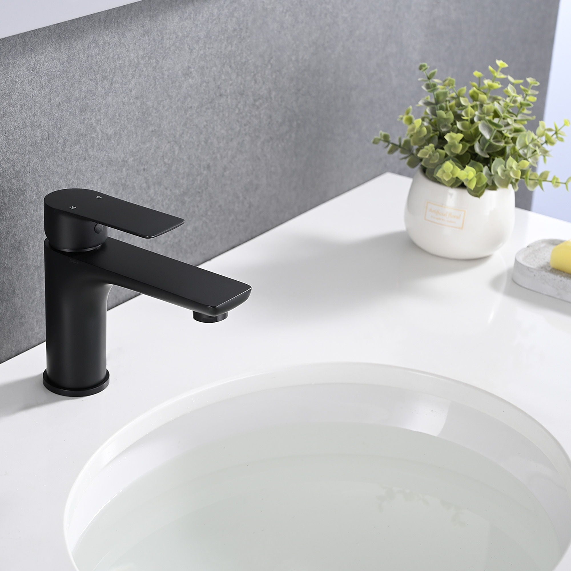Modern Bathroom Sink Faucet Single Handle Brass Countertop Mount - Matte Black