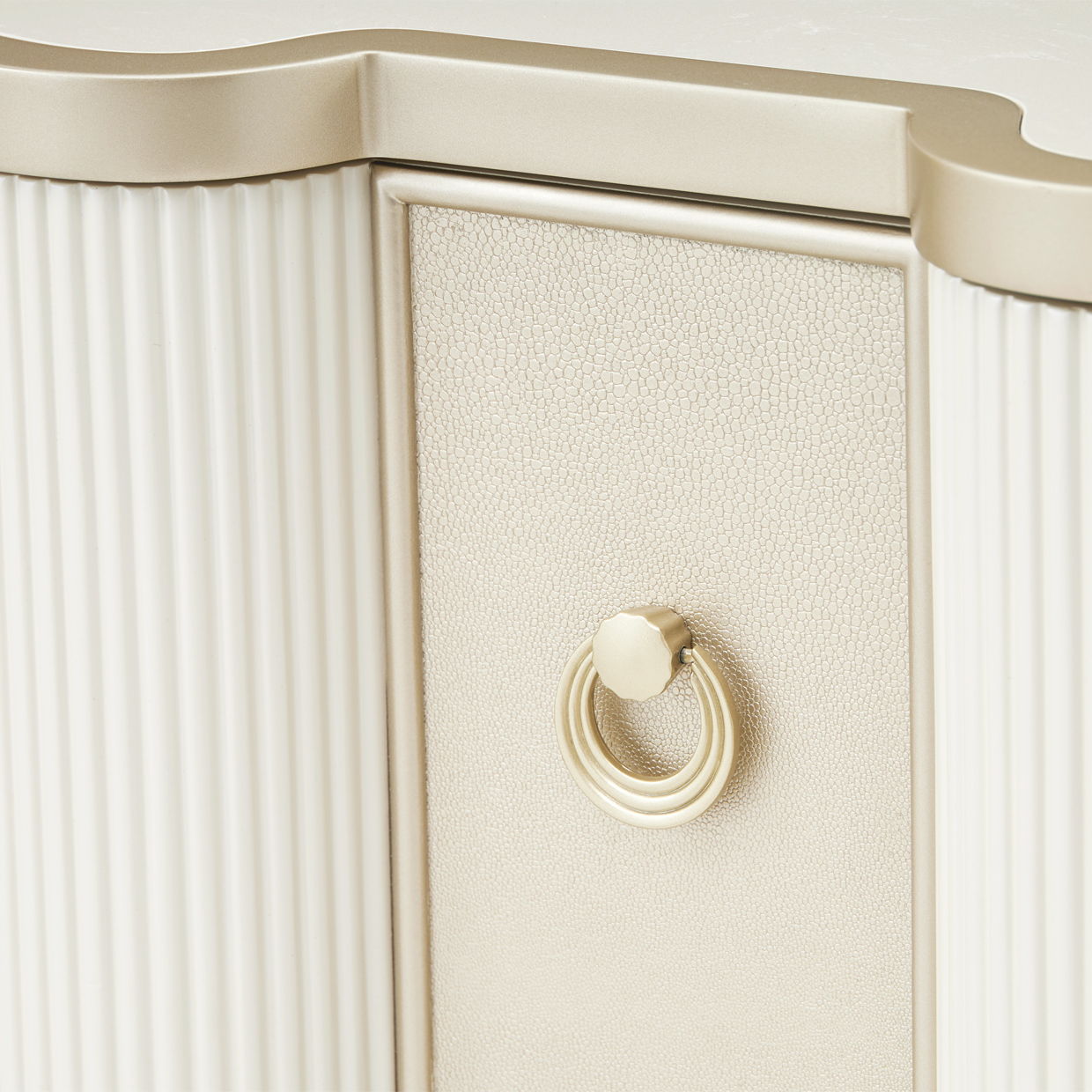 La Marisia - Nightstand - Creamy Pearl