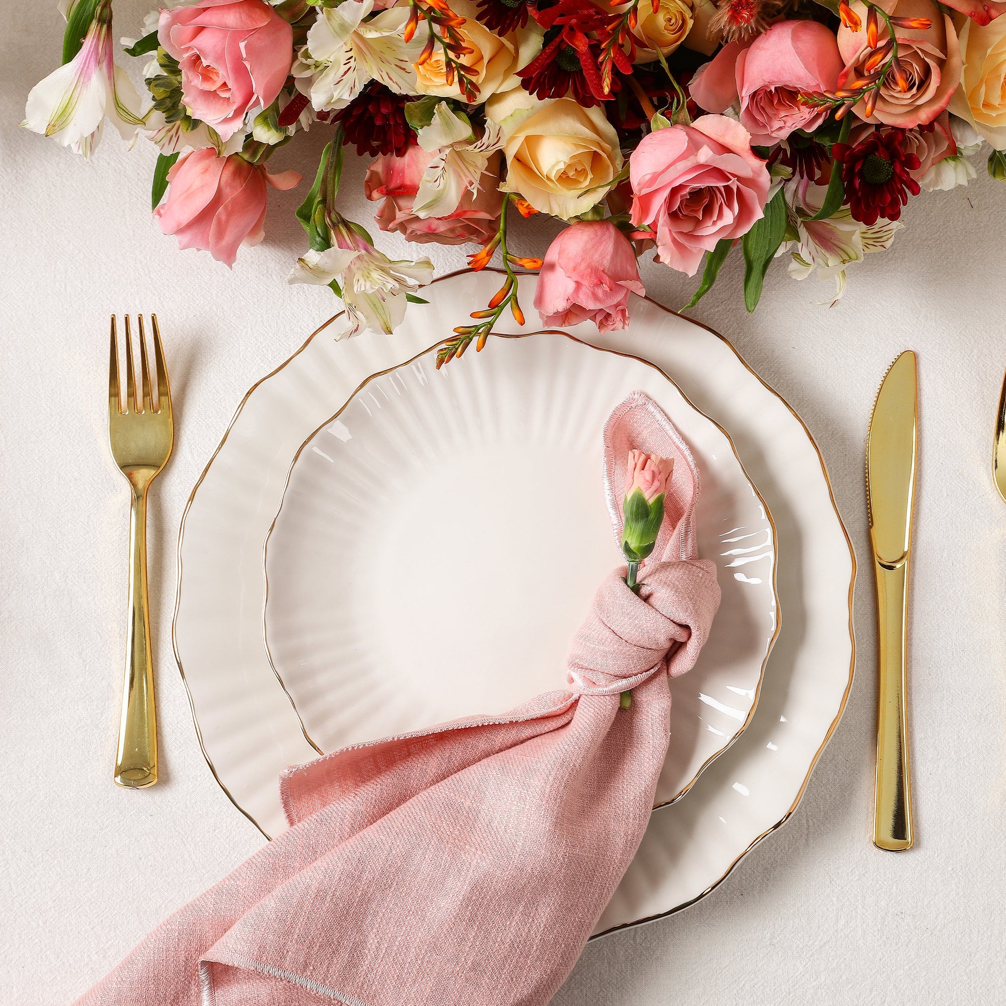 Zinnia Porcelain Dinnerware Set - White and Gold