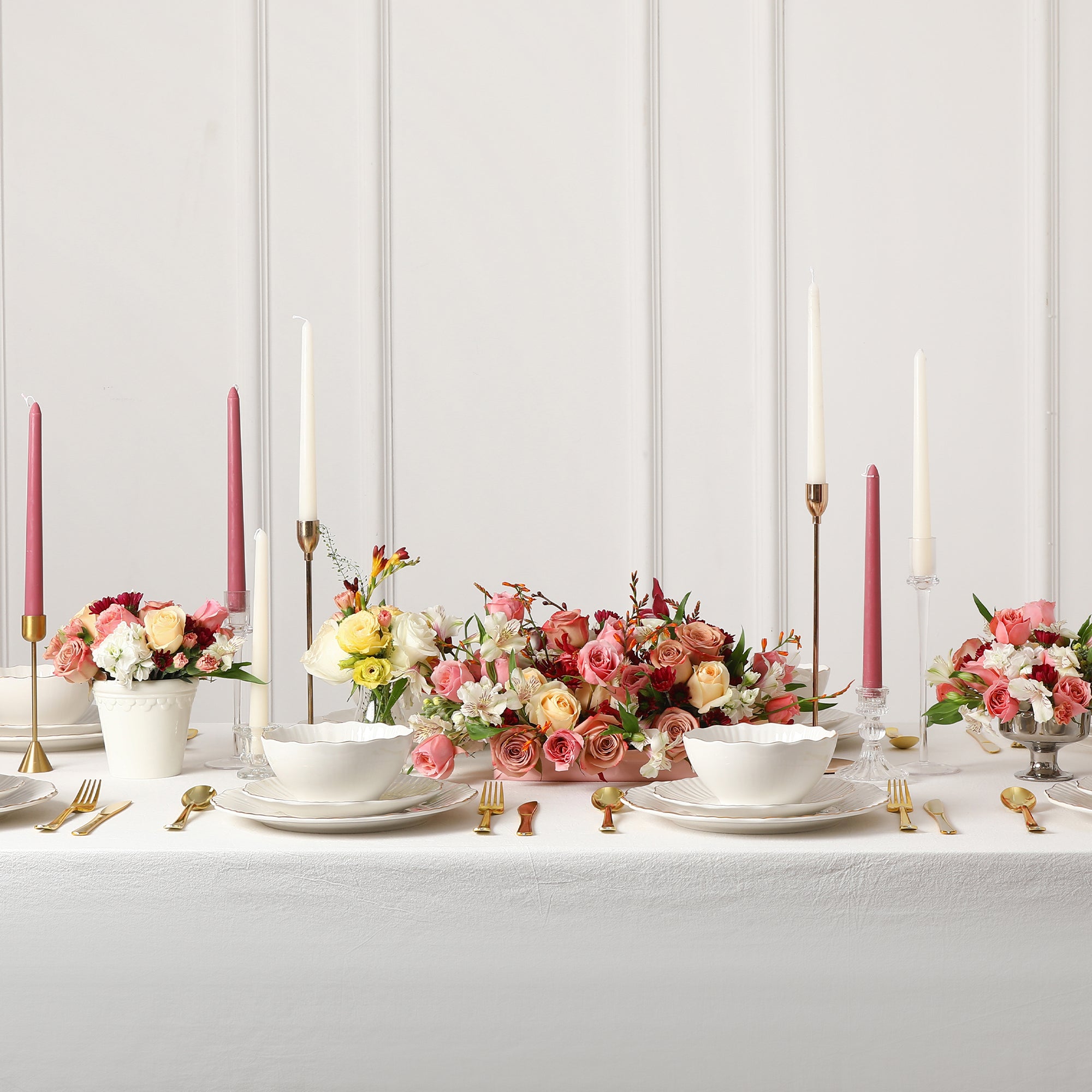 Zinnia Porcelain Dinnerware Set - White and Gold