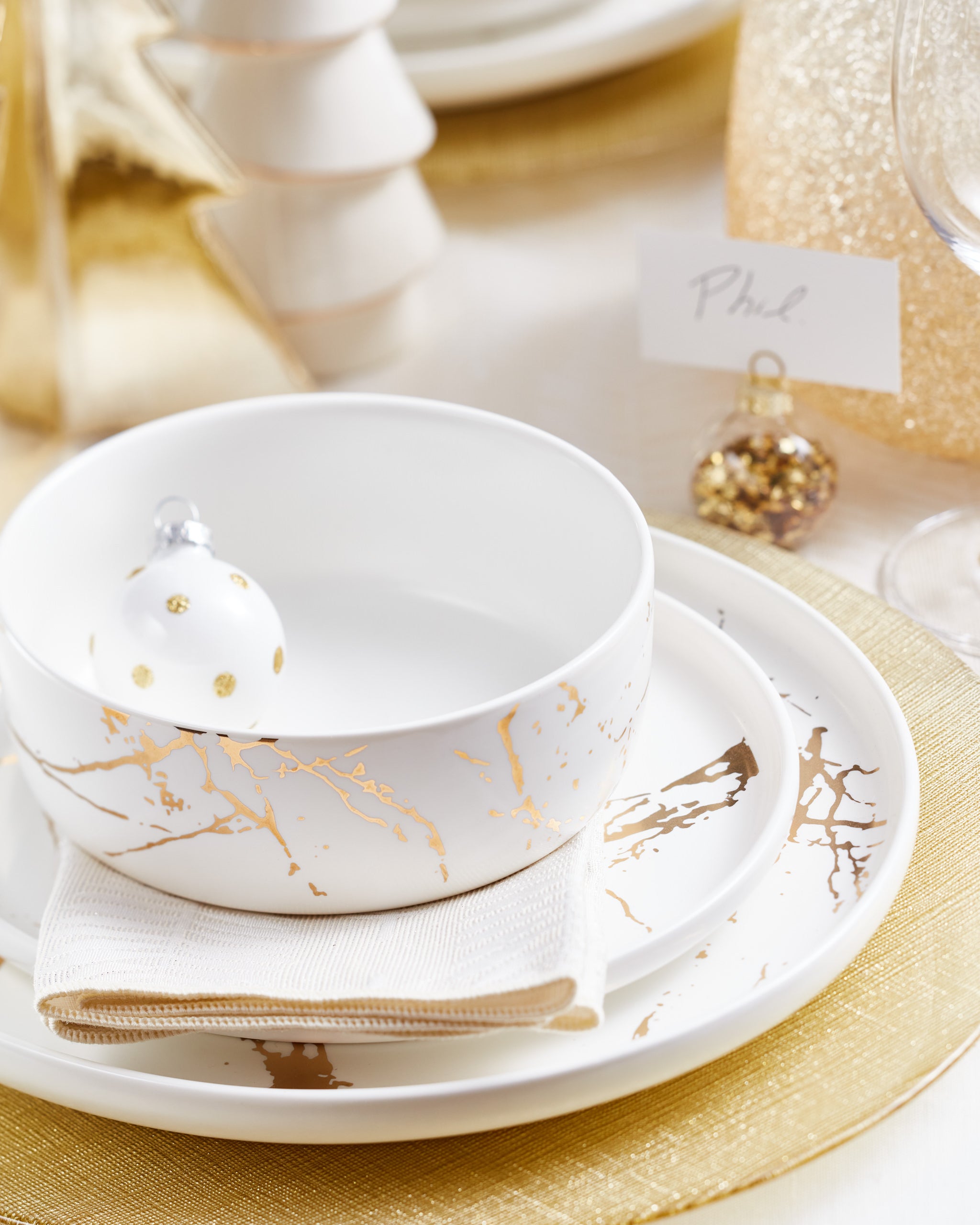Zora Porcelain Dinnerware Set - White