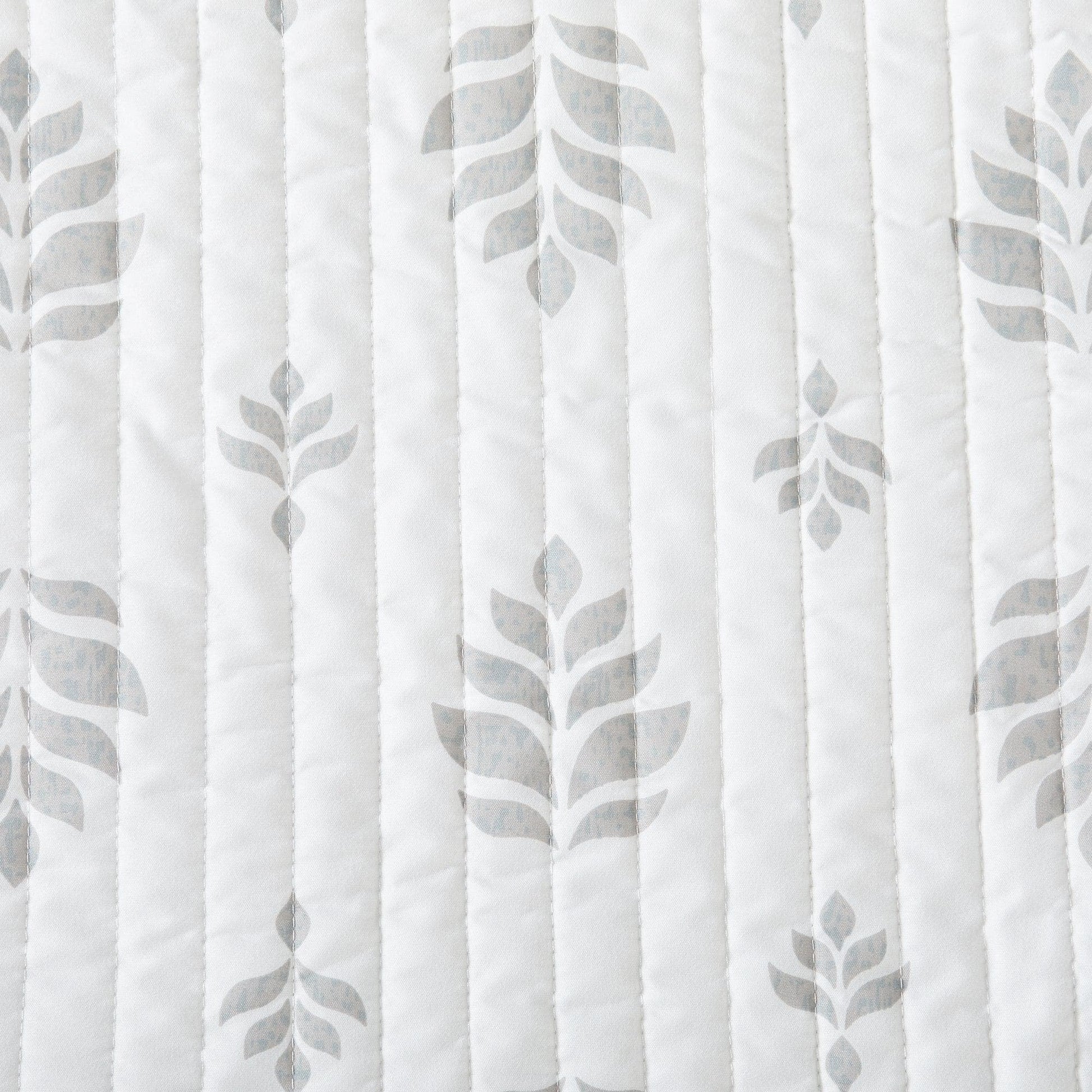 3-Piece French Floral Quilt - Colette Collection - Best Buy Furniture