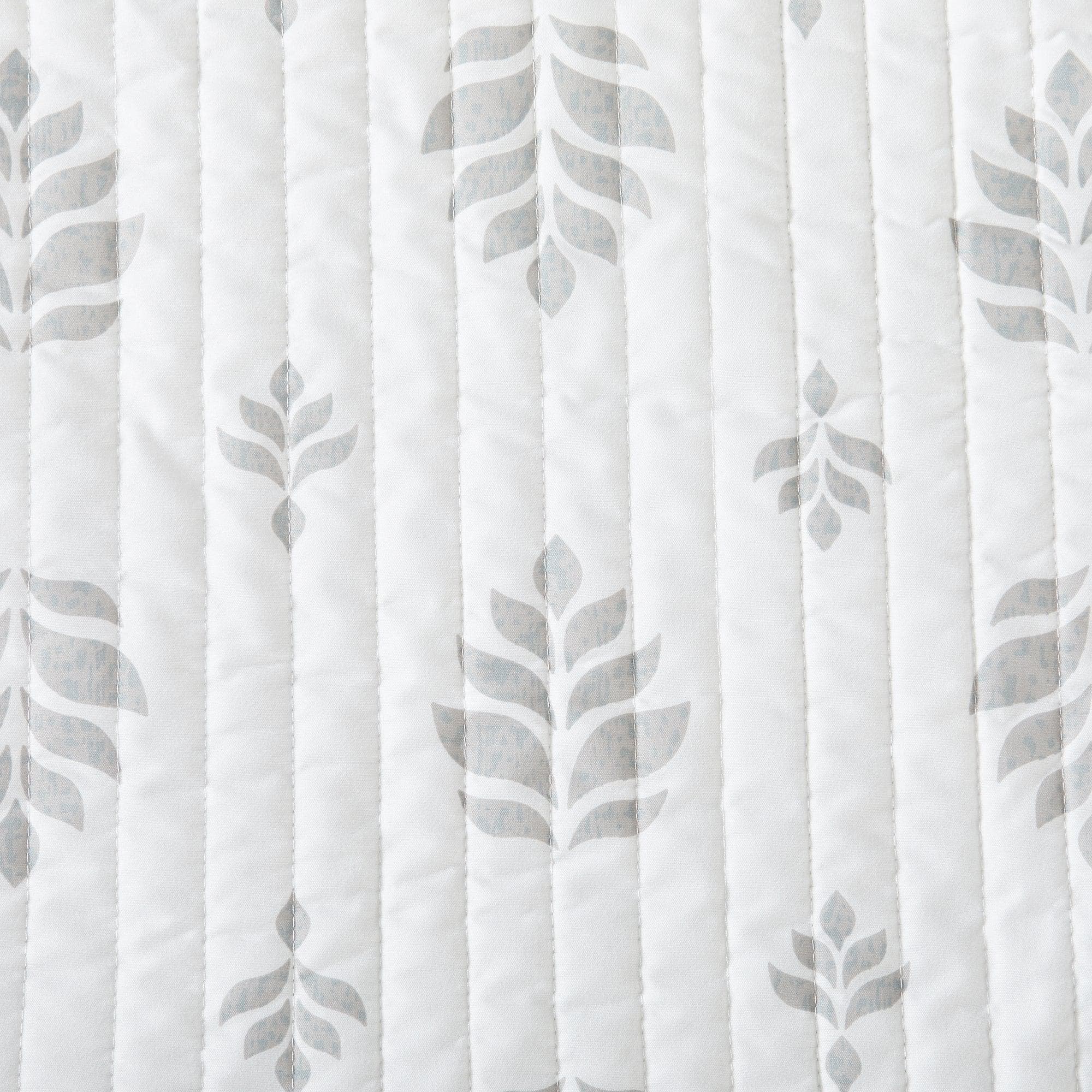 3-Piece French Floral Quilt - Colette Collection - Best Buy Furniture