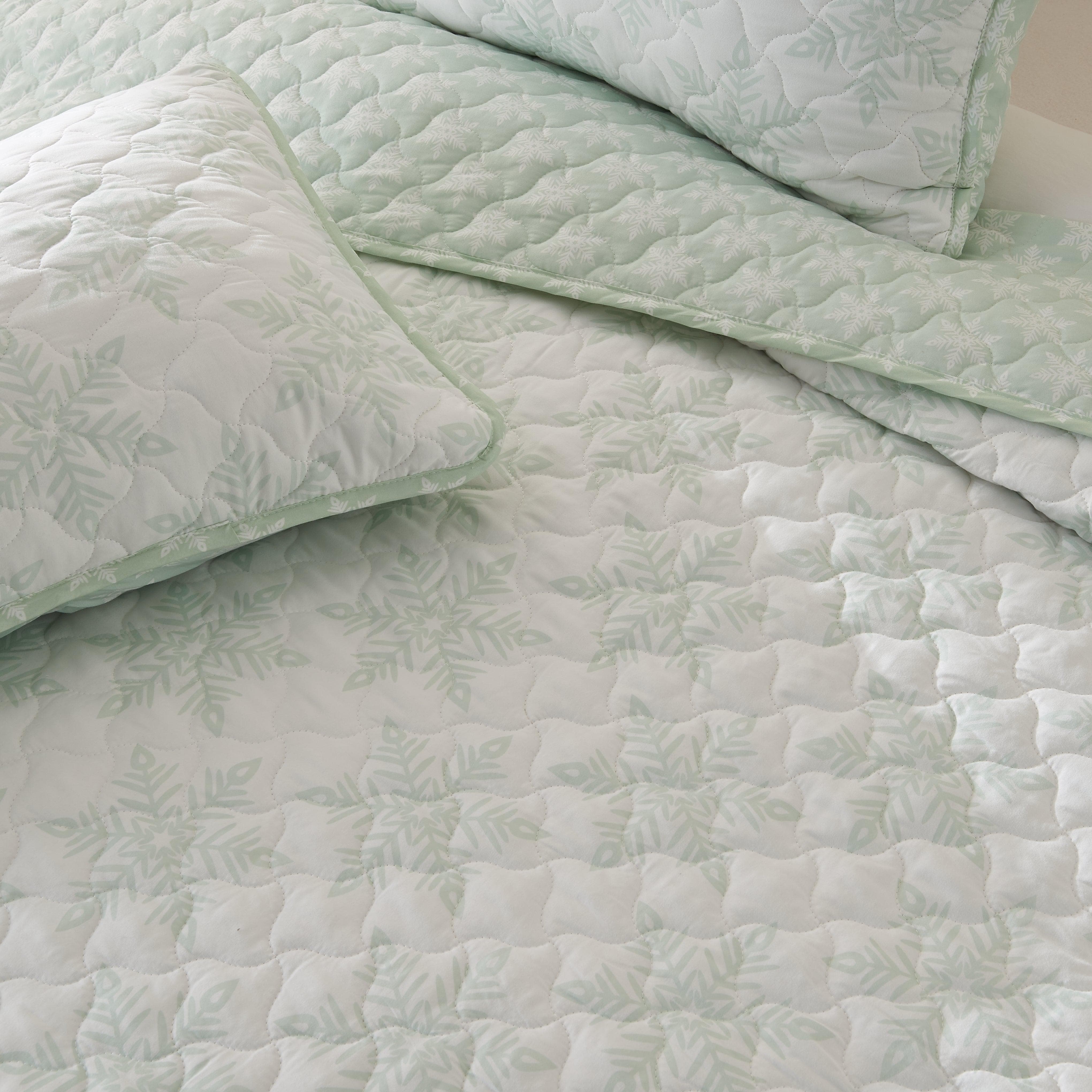3 Piece Large Snowflake Quilt - Noemi Collection - Best Buy Furniture