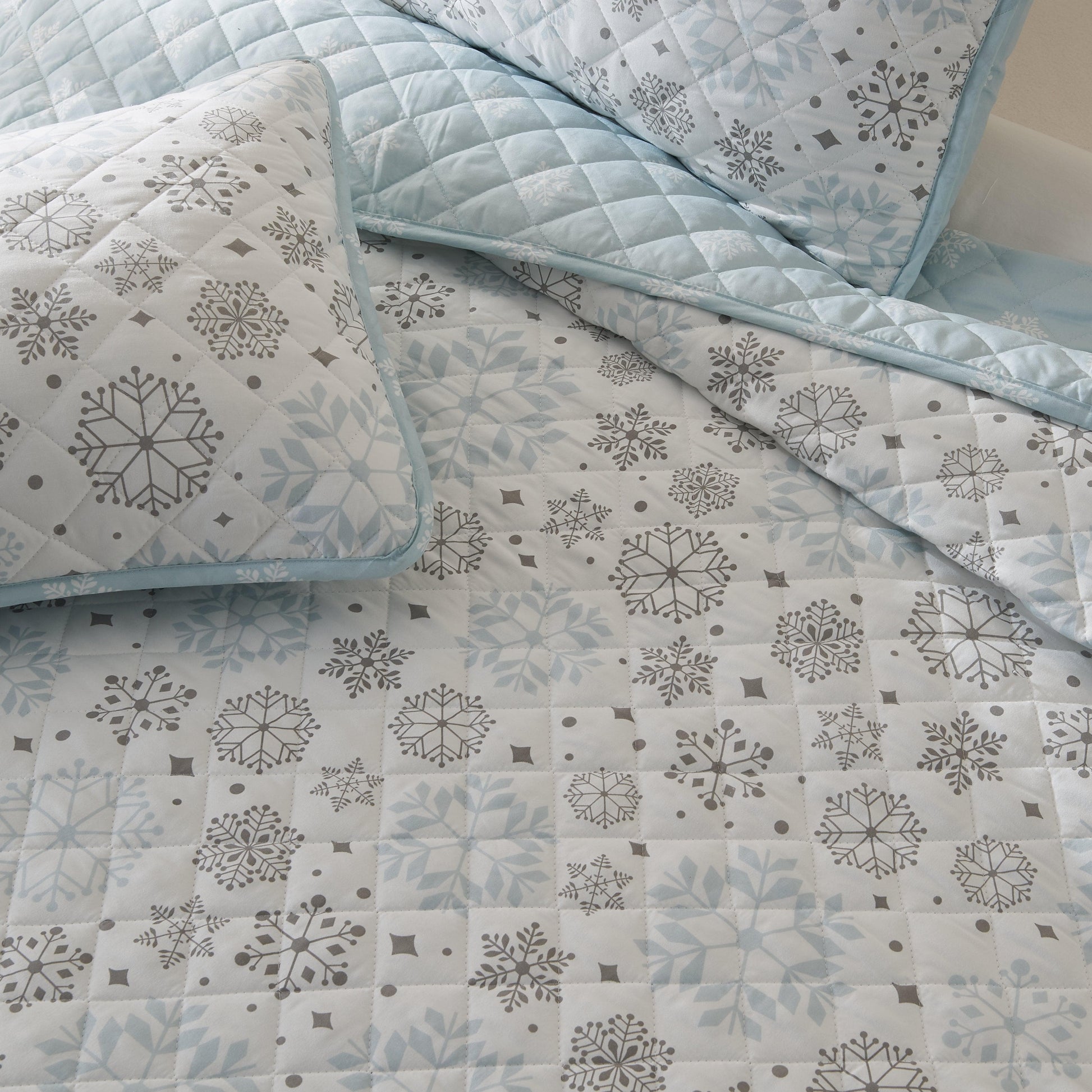 3 Piece Snowflake Quilt - Nova Collection - Best Buy Furniture