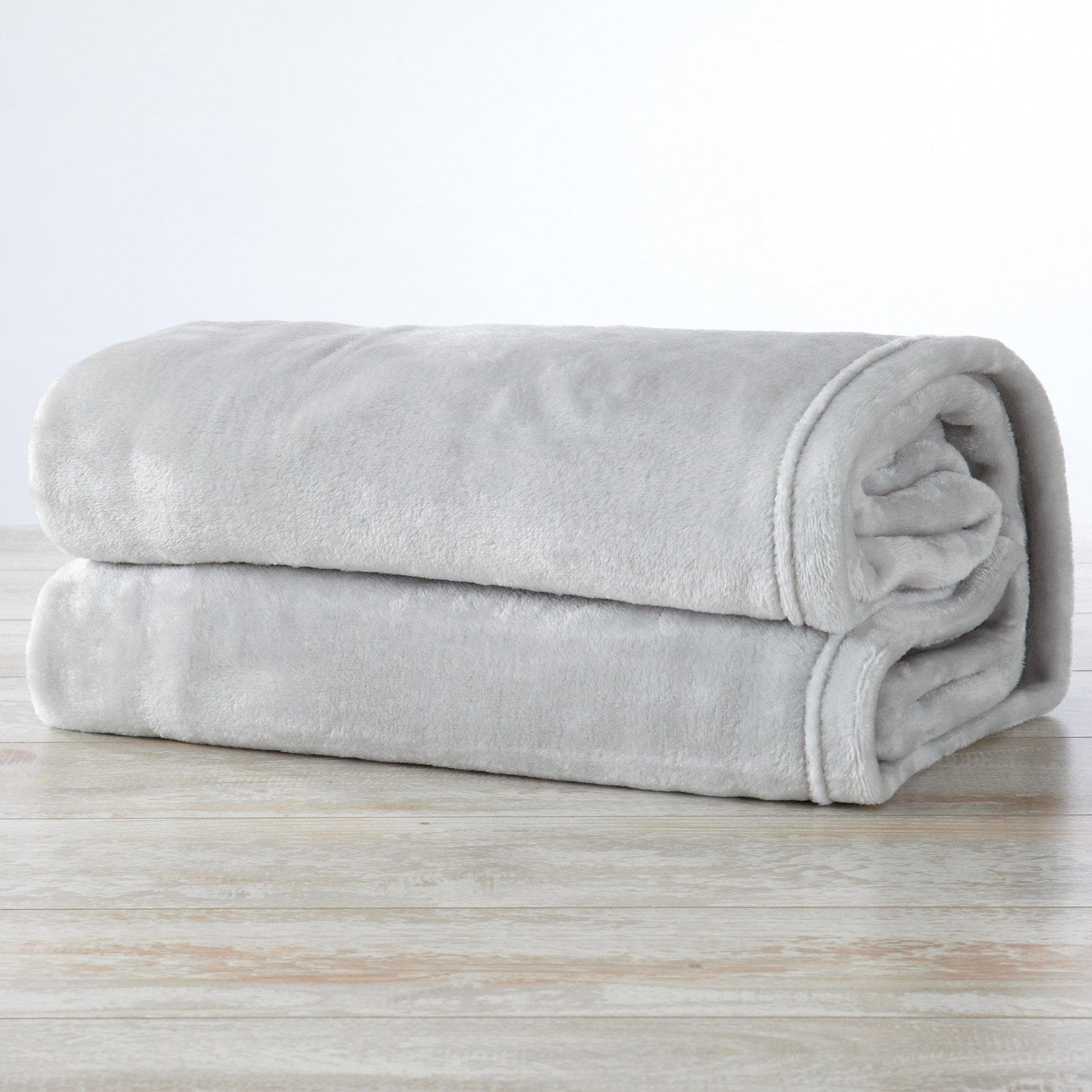 Velvet Plush Blanket - Avianna Collection - Best Buy Furniture