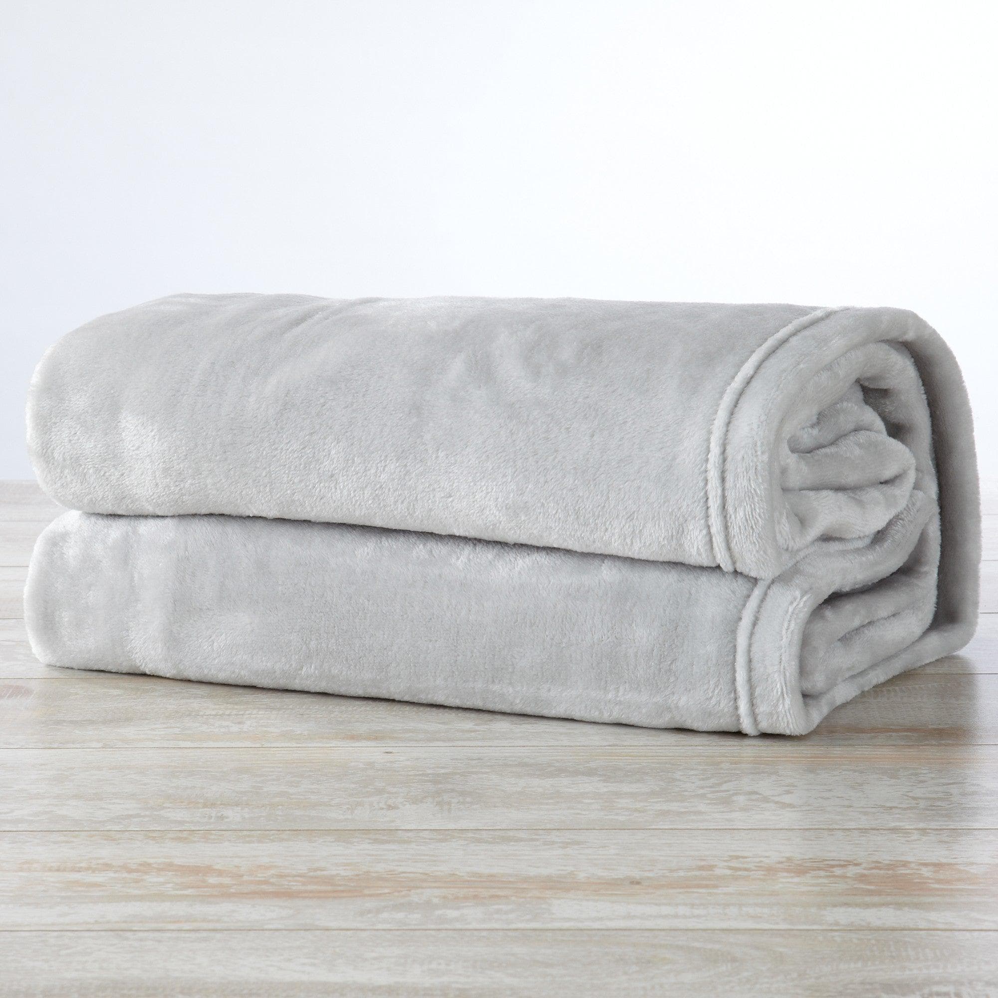 Velvet Plush Blanket - Avianna Collection - Best Buy Furniture