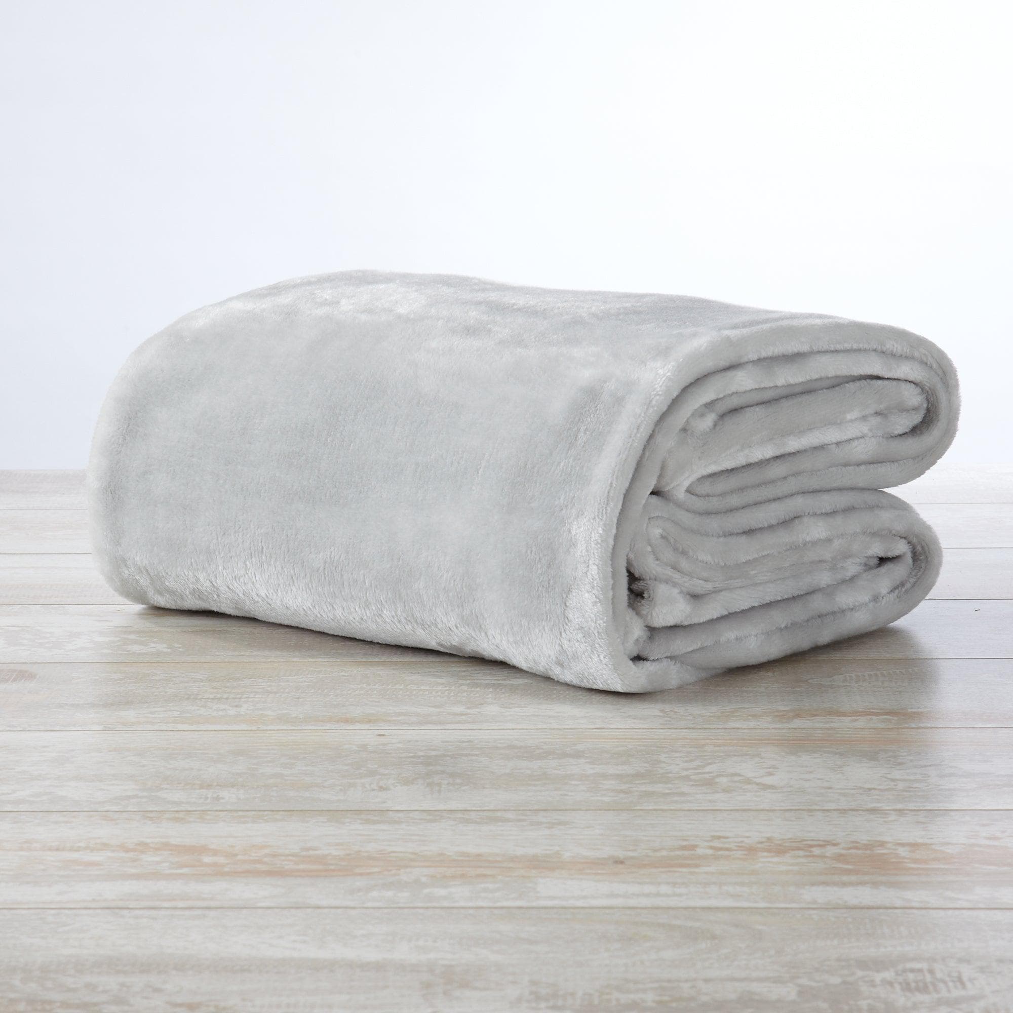 Velvet Plush Blanket - Avianna Collection - Best Buy Furniture