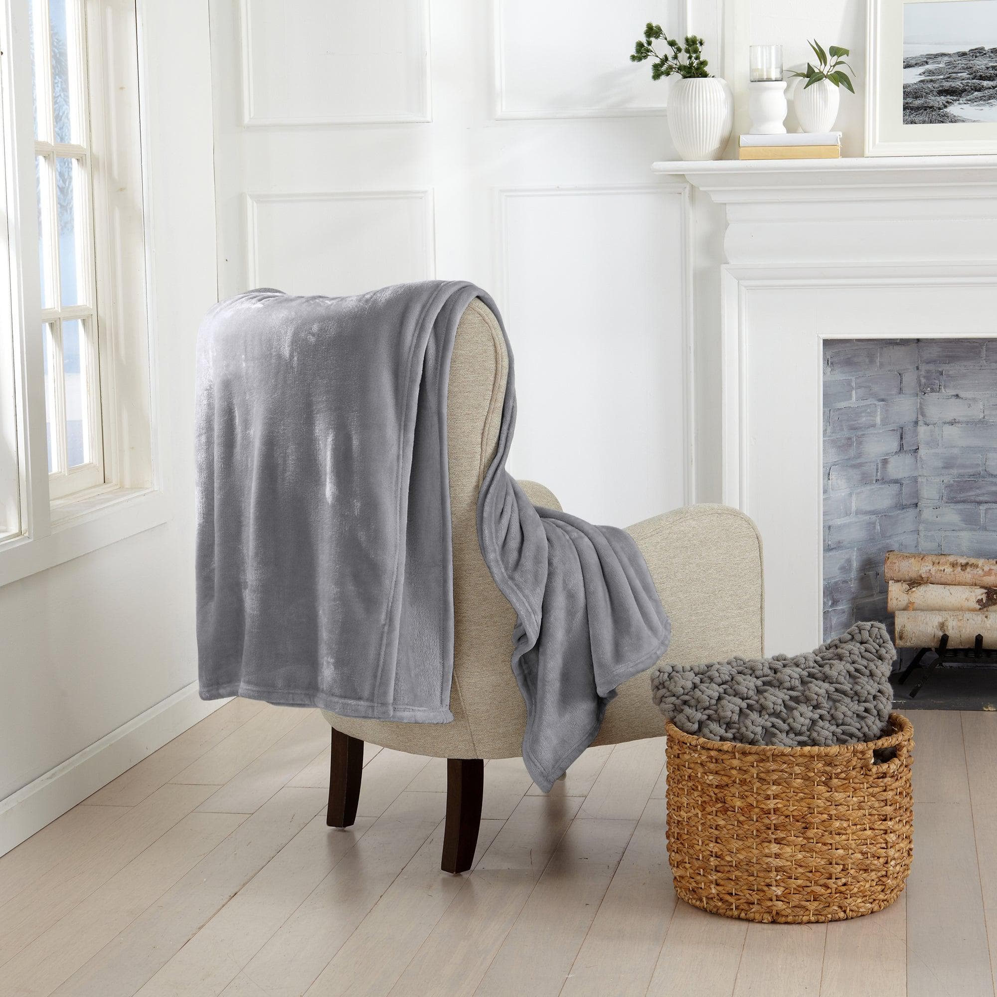 Velvet Plush Blanket - Avianna Collection - Best Buy Furniture