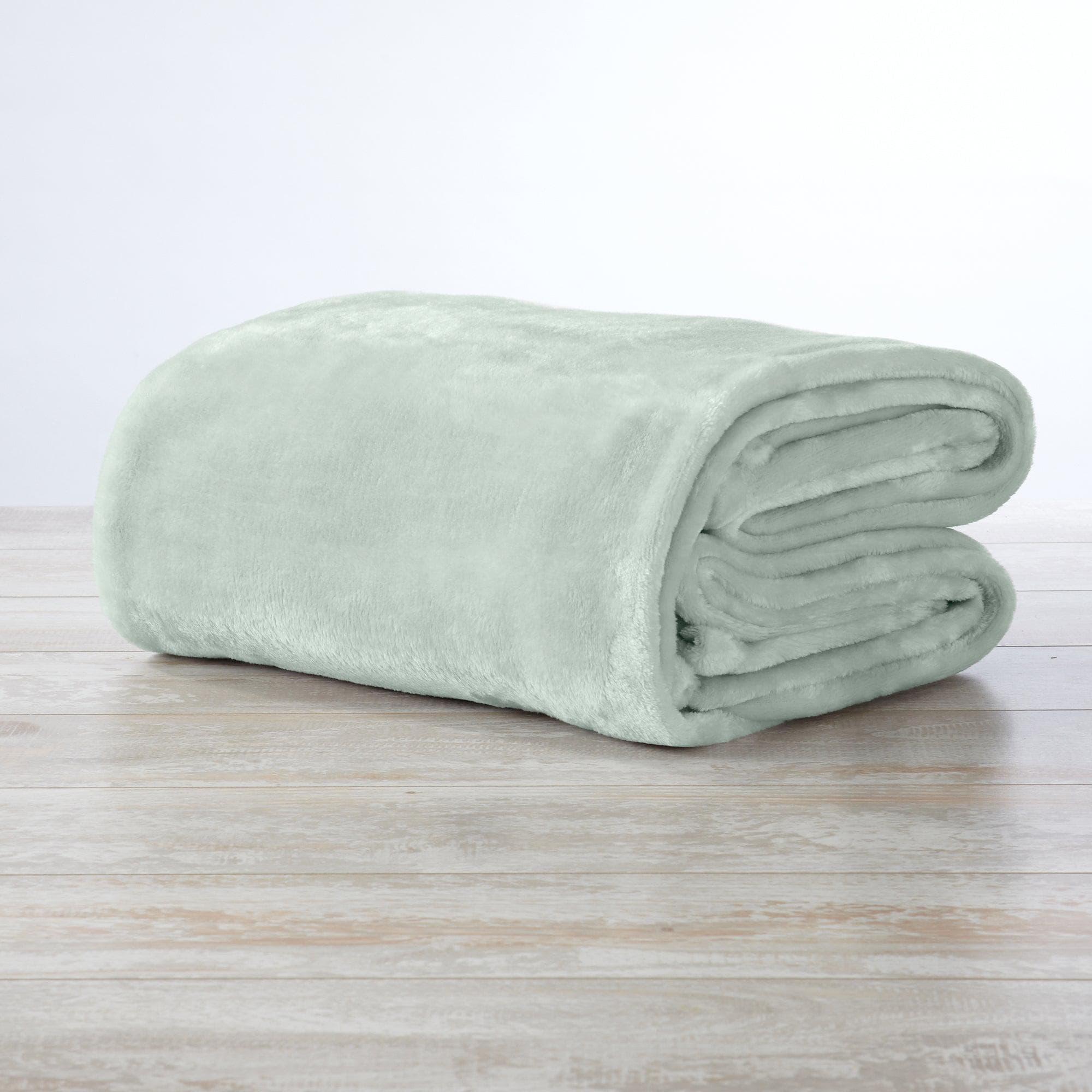 Velvet Plush Blanket - Avianna Collection - Best Buy Furniture