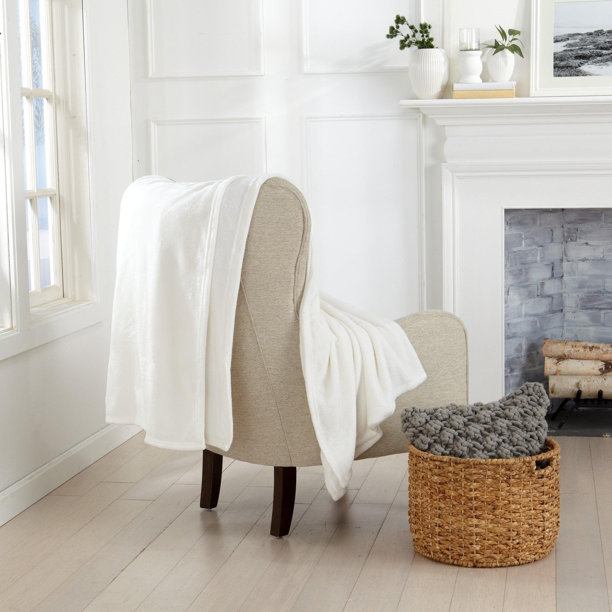 Velvet Plush Blanket - Avianna Collection - Best Buy Furniture