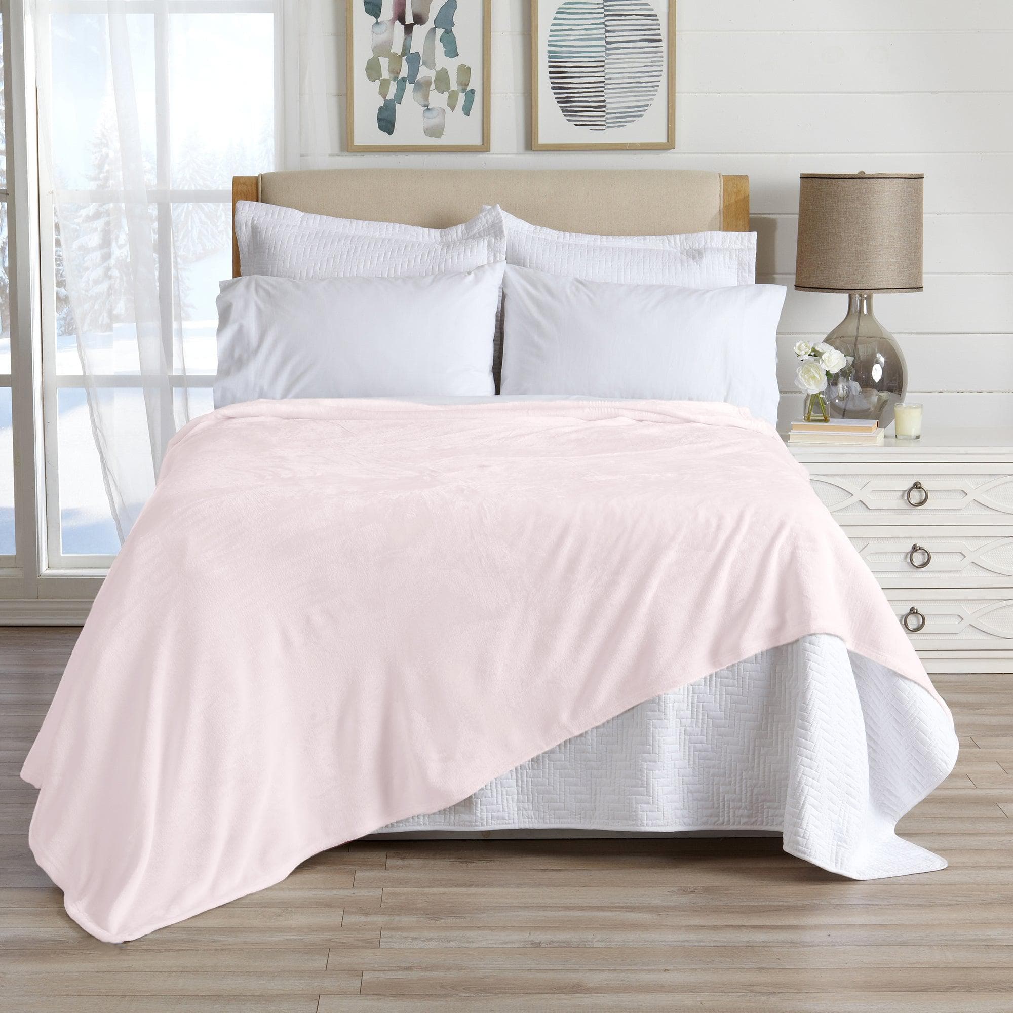 Velvet Plush Blanket - Avianna Collection - Best Buy Furniture