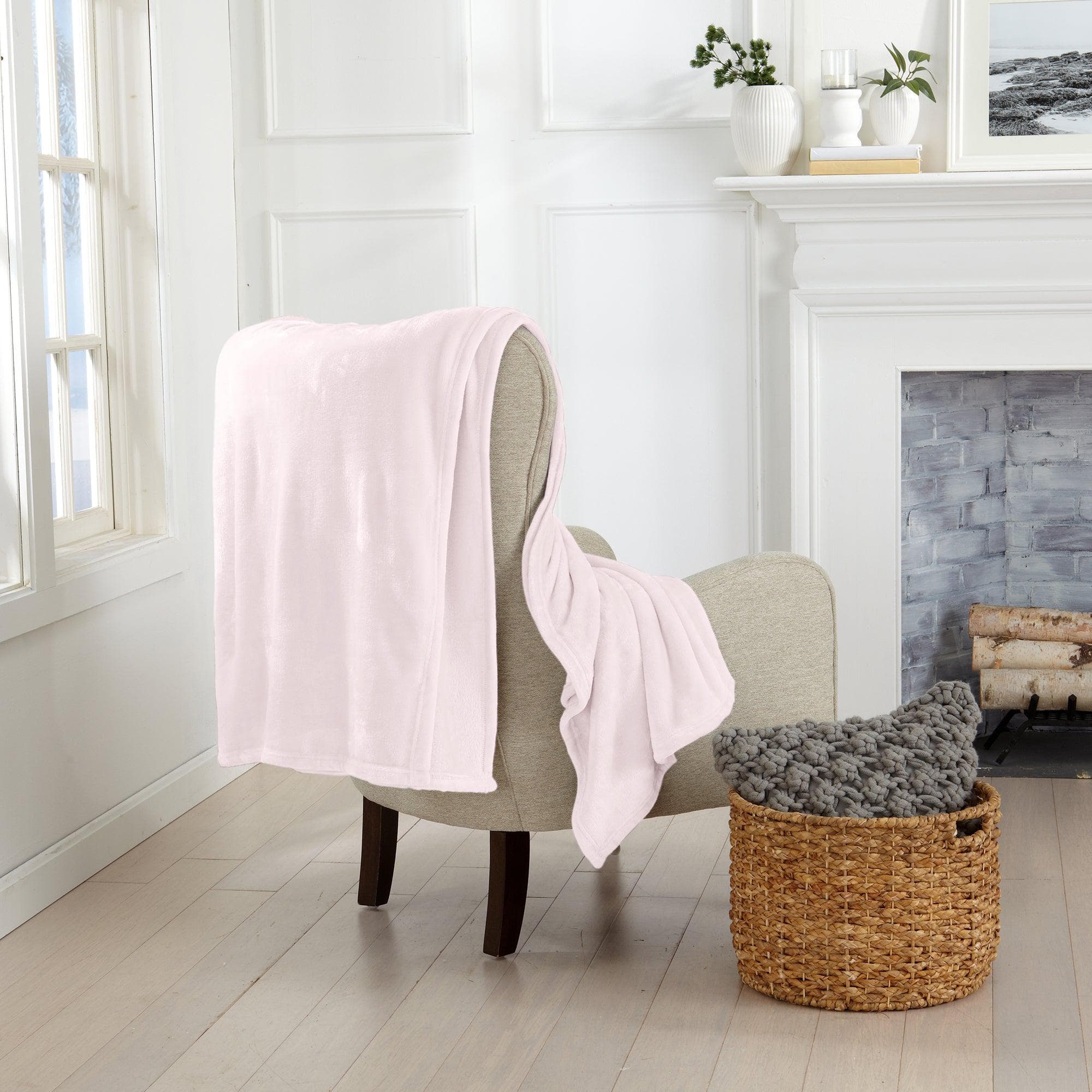 Velvet Plush Blanket - Avianna Collection - Best Buy Furniture