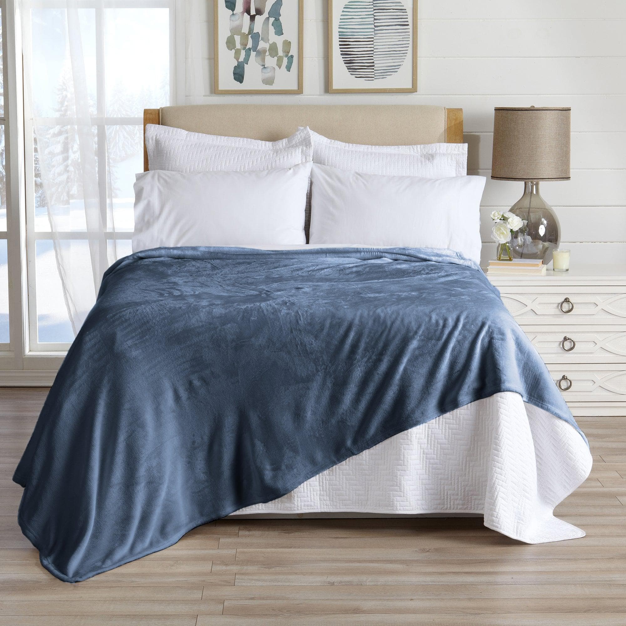 Velvet Plush Blanket - Avianna Collection - Best Buy Furniture