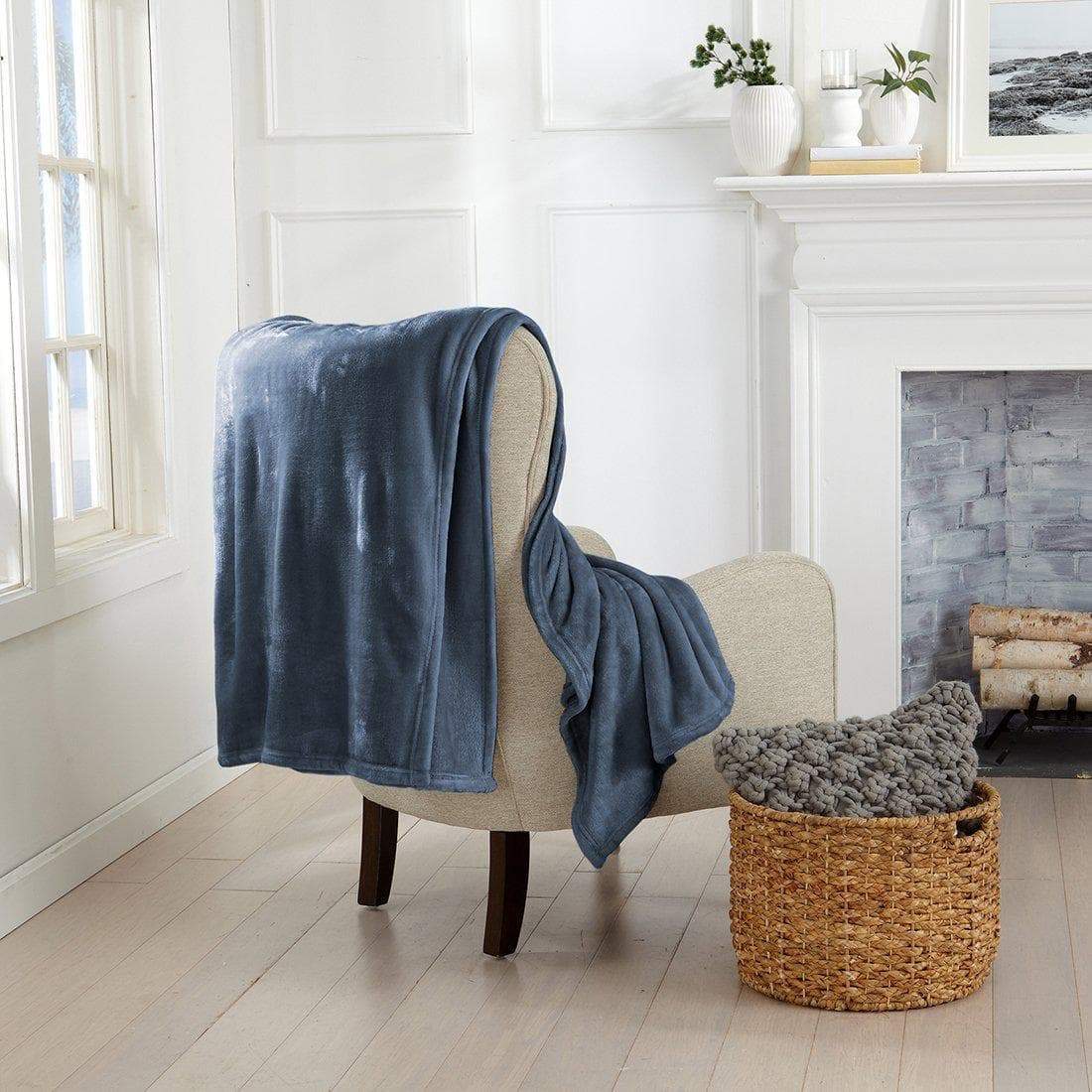 Velvet Plush Blanket - Avianna Collection - Best Buy Furniture