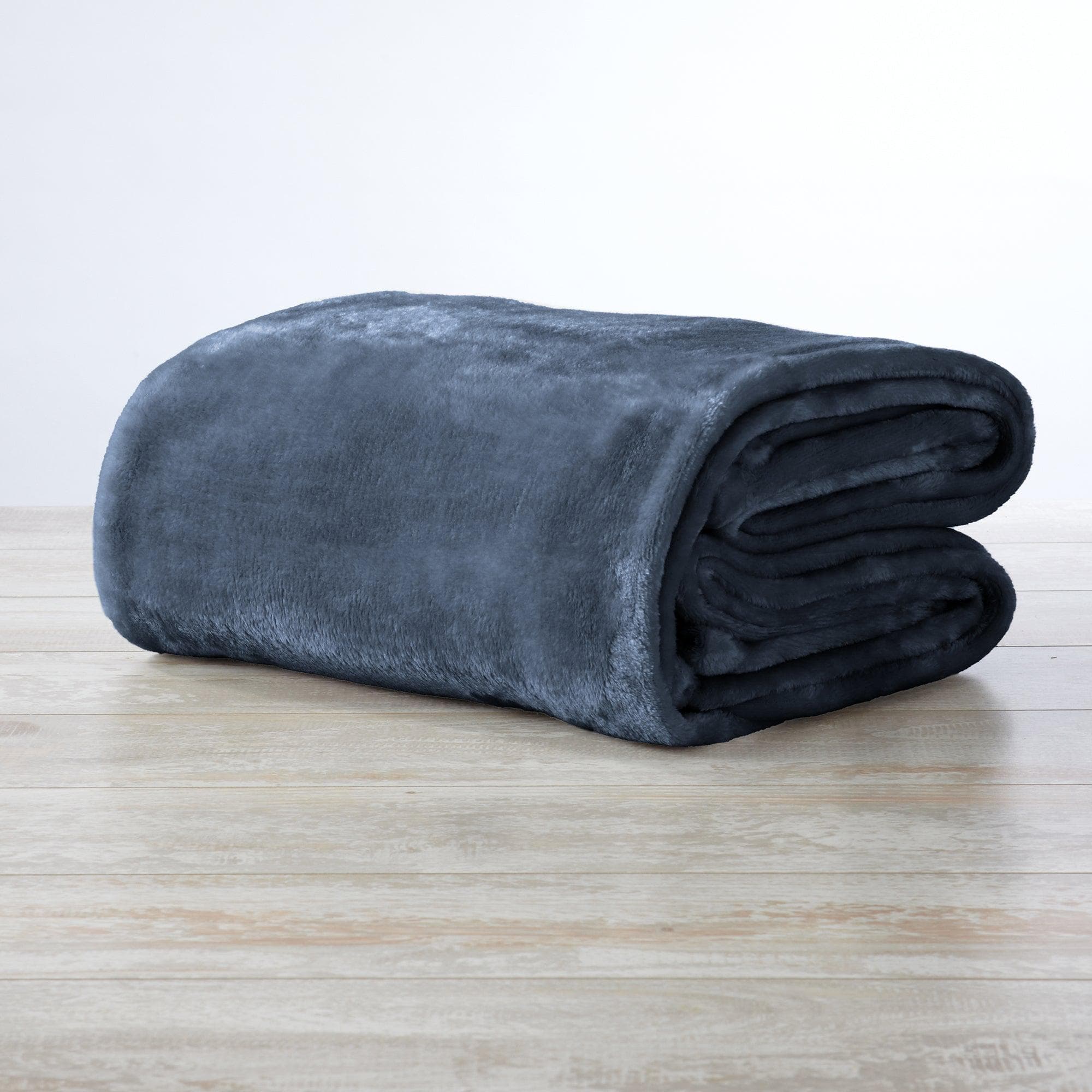 Velvet Plush Blanket - Avianna Collection - Best Buy Furniture