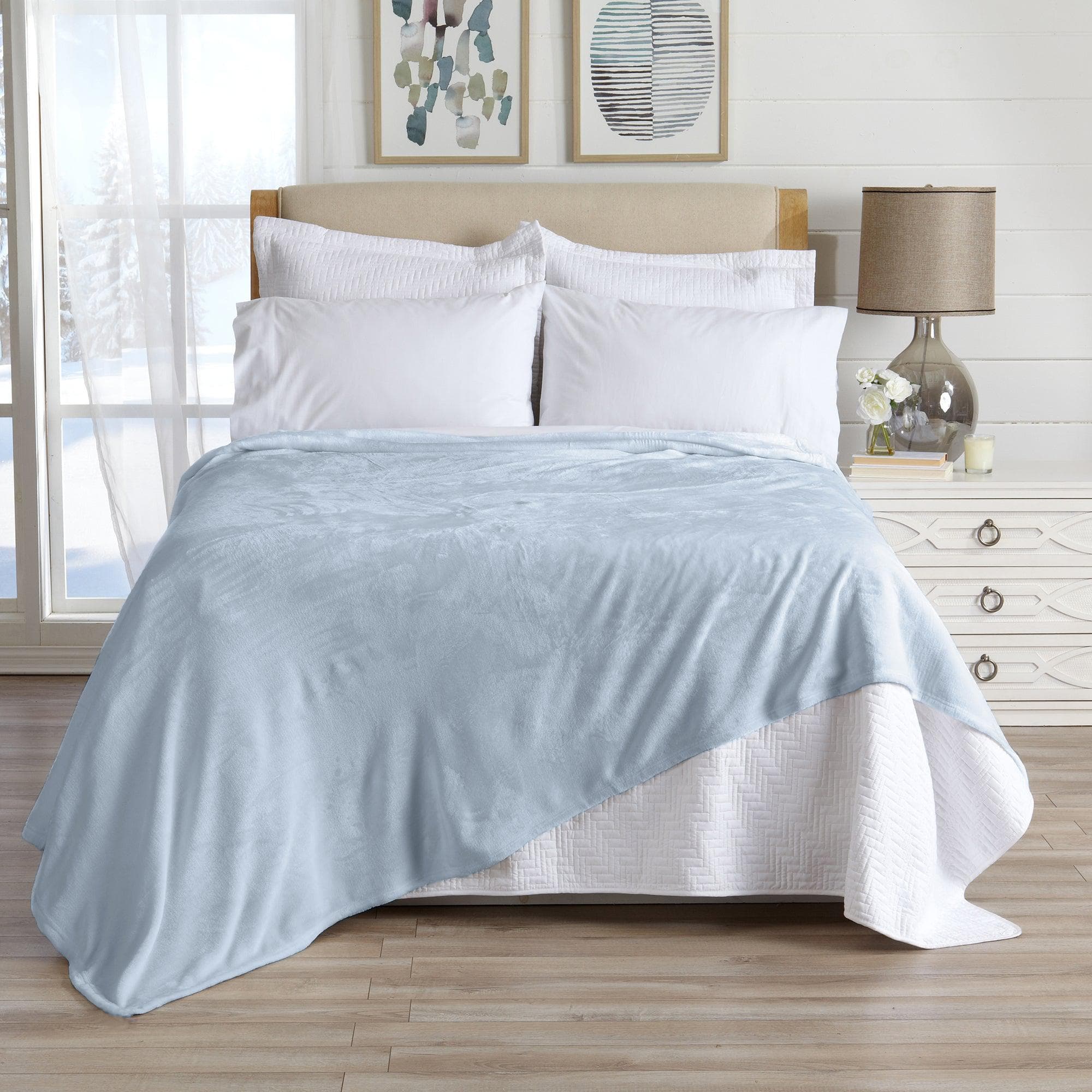 Velvet Plush Blanket - Avianna Collection - Best Buy Furniture