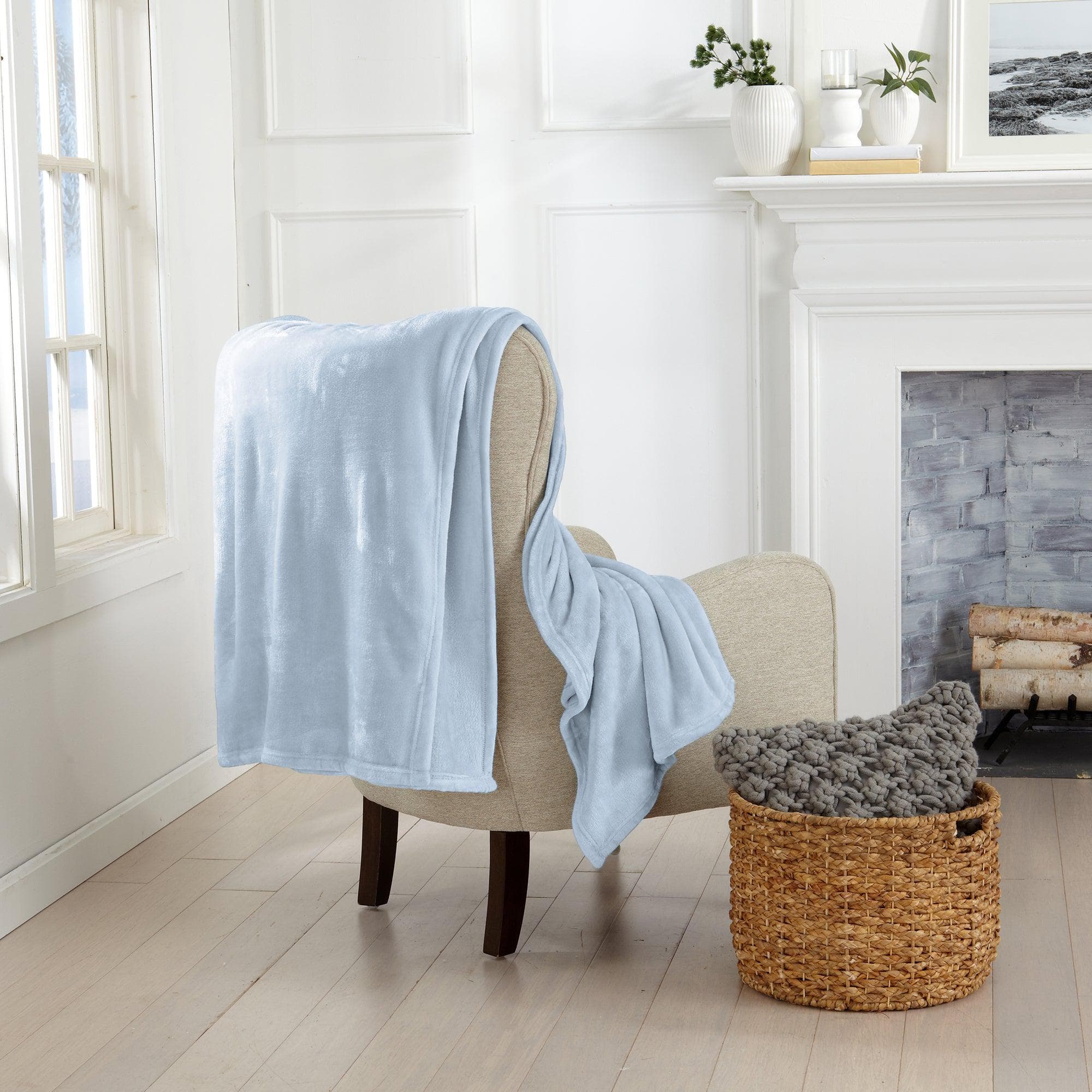 Velvet Plush Blanket - Avianna Collection - Best Buy Furniture