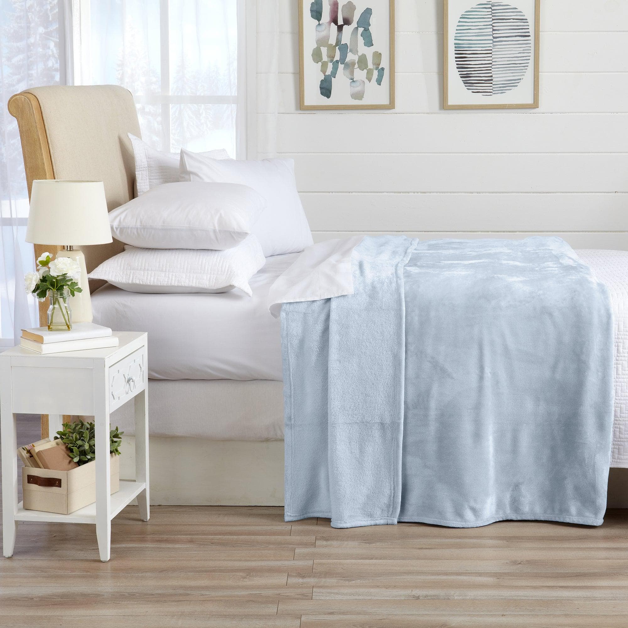 Velvet Plush Blanket - Avianna Collection - Best Buy Furniture