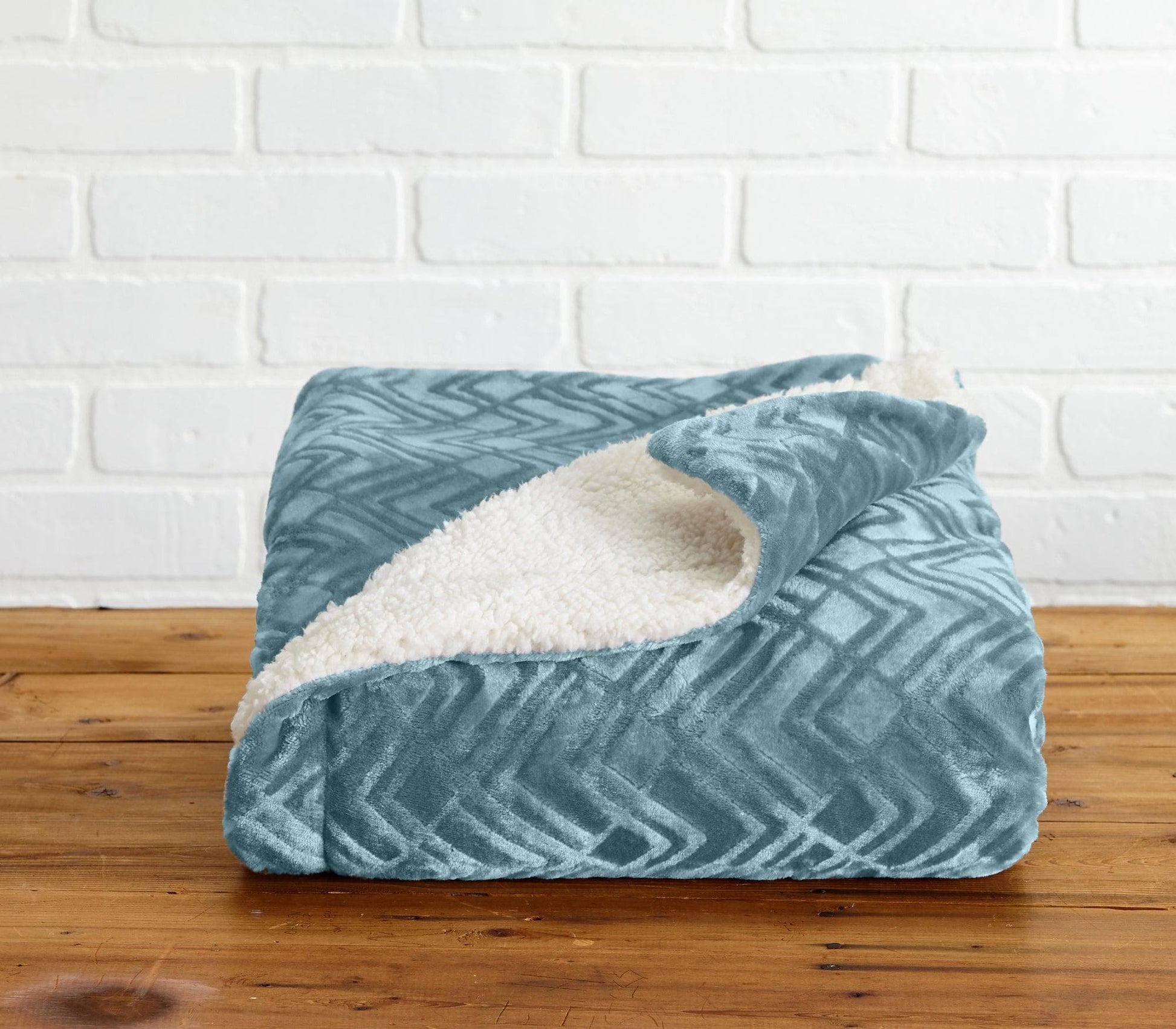 Velvet Plush Sherpa Luxury Bed Blanket - Cielo Collection - Best Buy Furniture