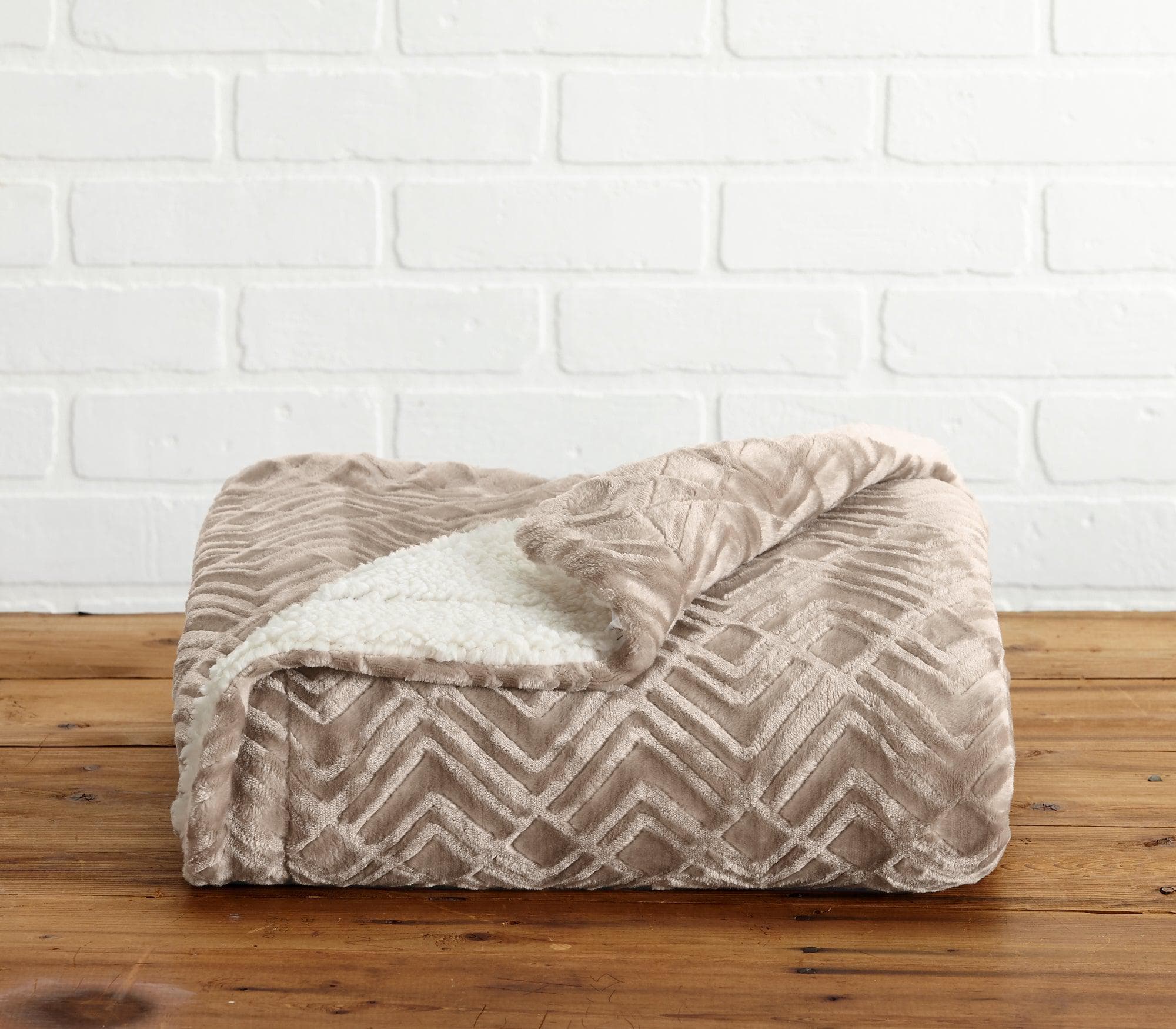 Velvet Plush Sherpa Luxury Bed Blanket - Cielo Collection - Best Buy Furniture