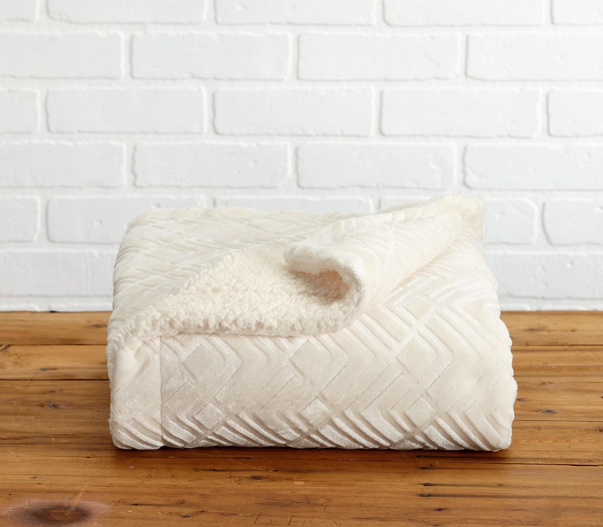 Velvet Plush Sherpa Luxury Bed Blanket - Cielo Collection - Best Buy Furniture