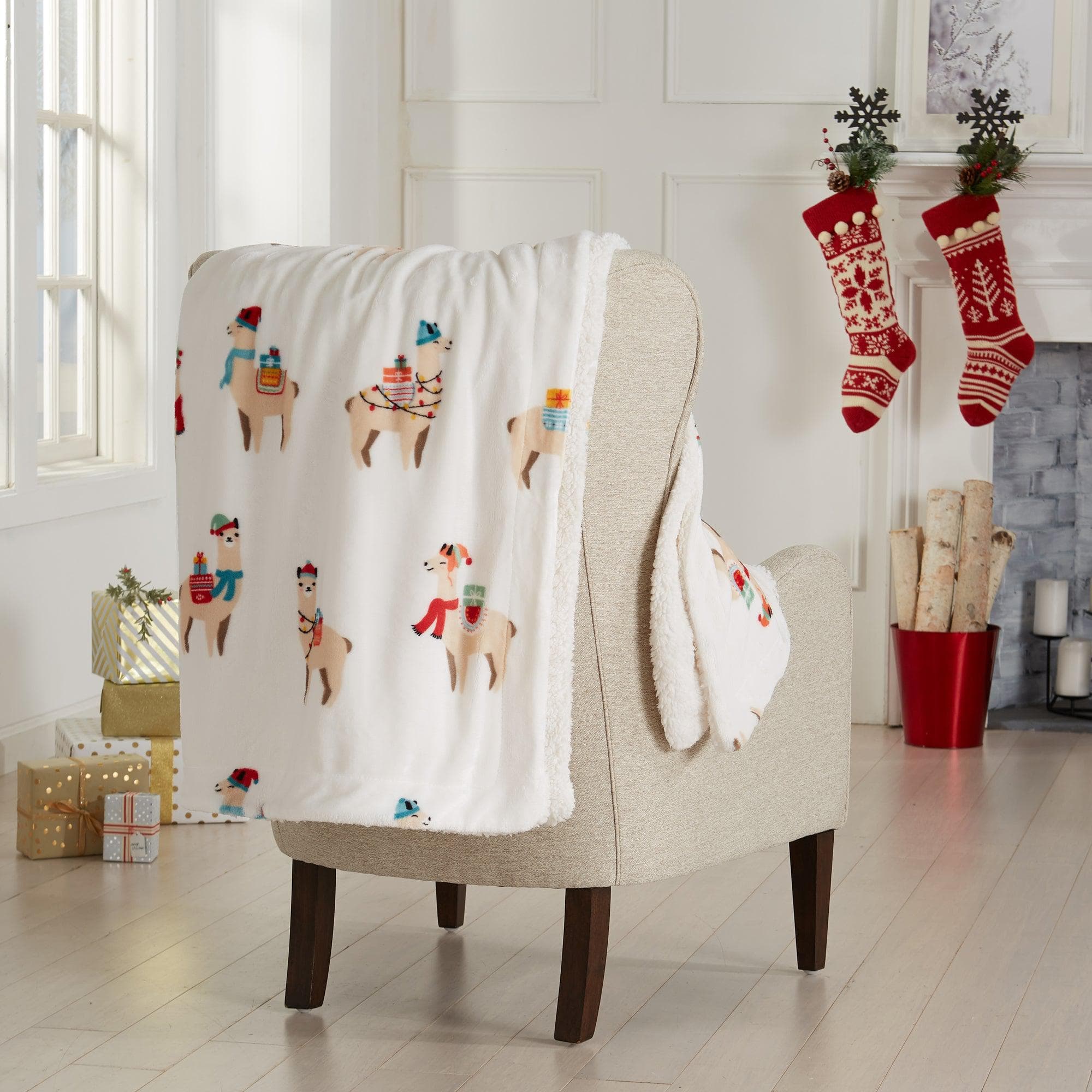 Holiday Sherpa Throw - Esmay Collection - Best Buy Furniture