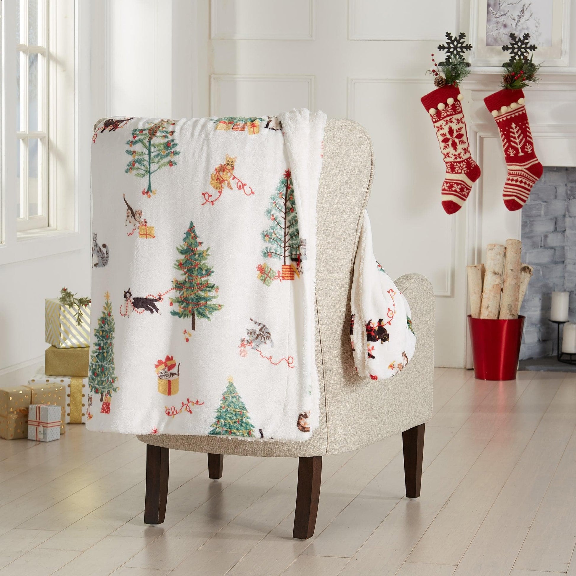 Holiday Sherpa Throw - Esmay Collection - Best Buy Furniture