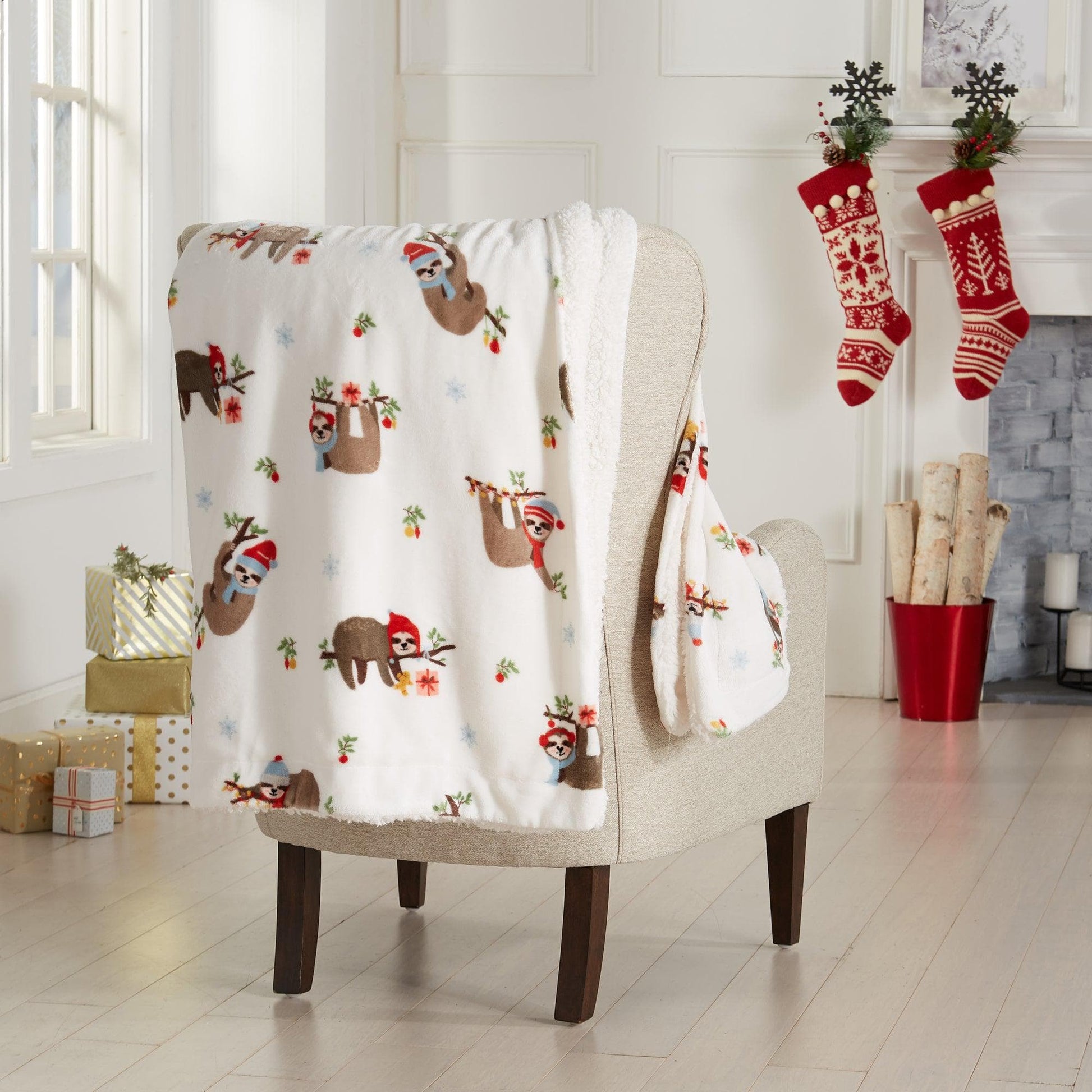 Holiday Sherpa Throw - Esmay Collection - Best Buy Furniture